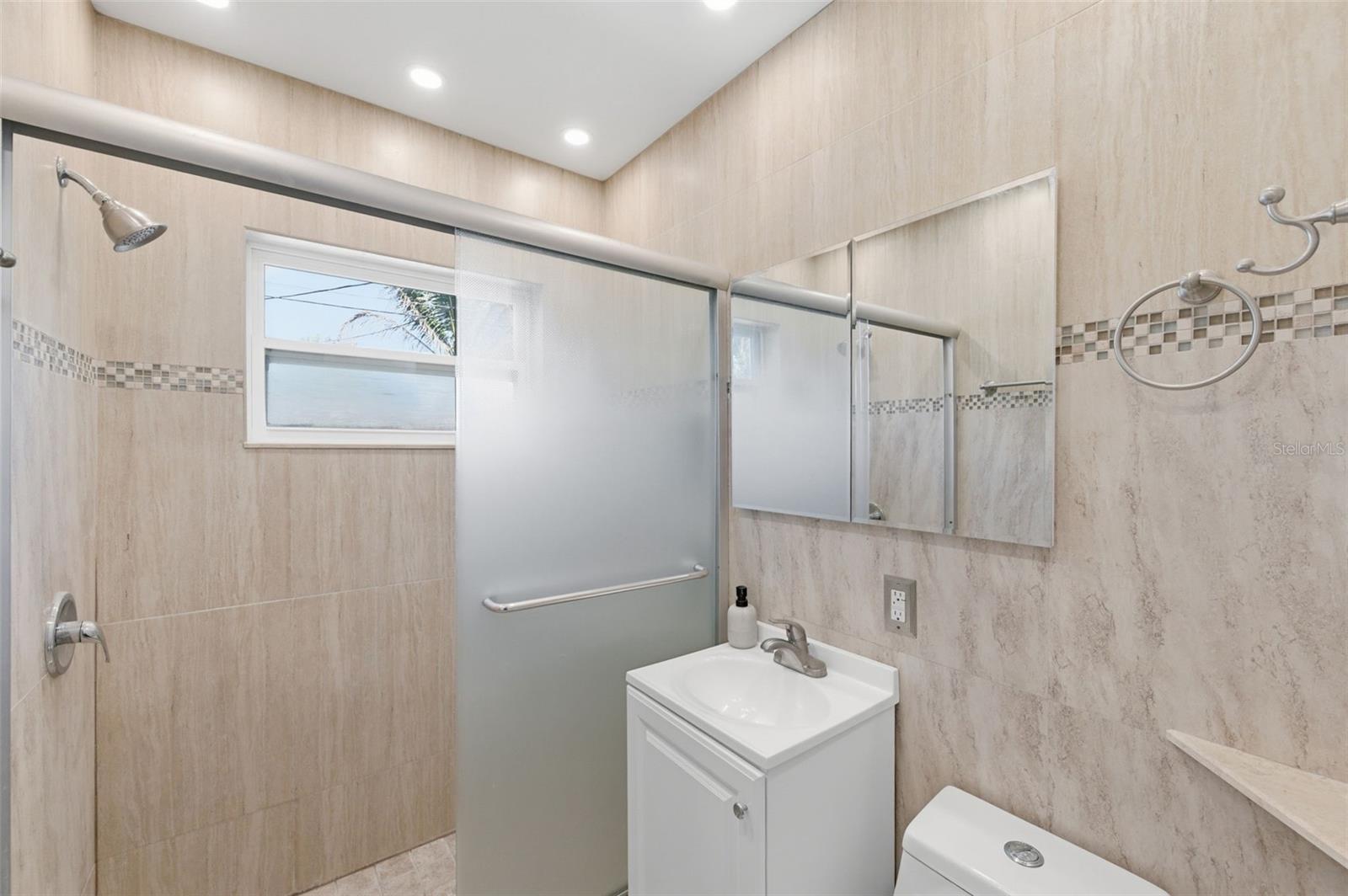 JUNGLE COUNTRY CLUB 4TH ADD - Residential