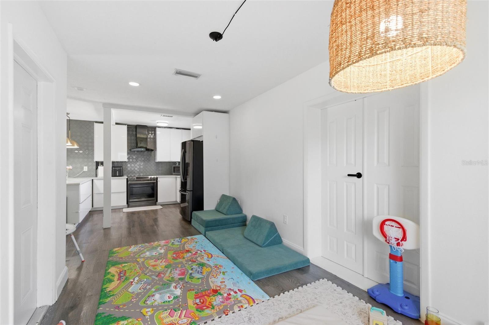 JUNGLE COUNTRY CLUB 4TH ADD - Residential