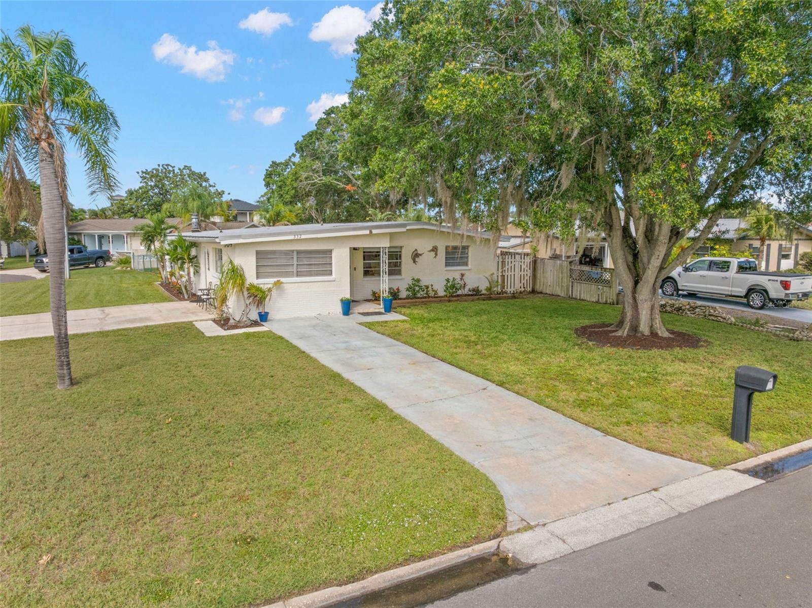 332 WESTWINDS DRIVE