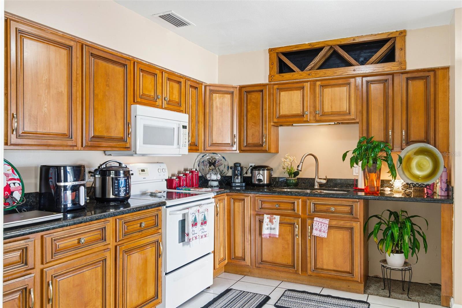 HOLIDAY VILLAGE SEC 3 - Residential