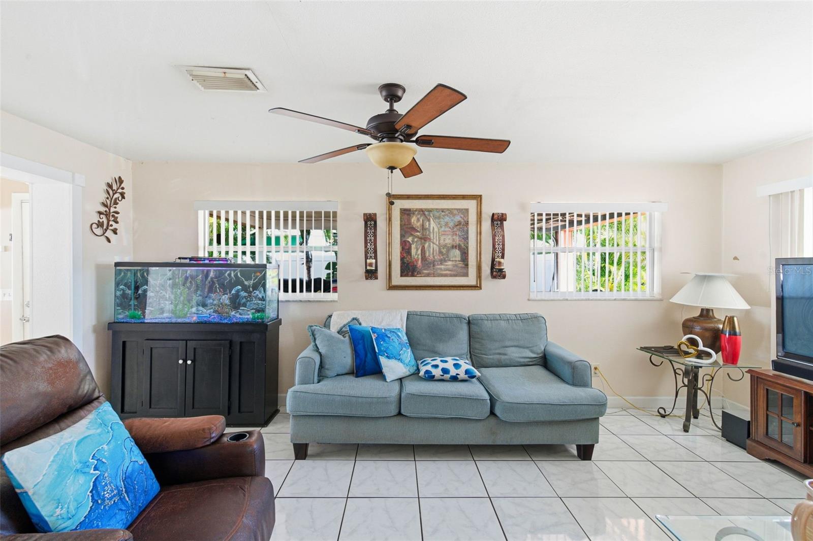 HOLIDAY VILLAGE SEC 3 - Residential