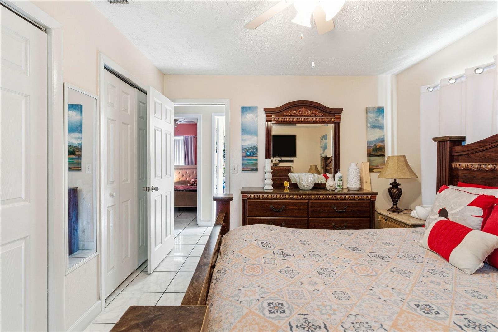 HOLIDAY VILLAGE SEC 3 - Residential