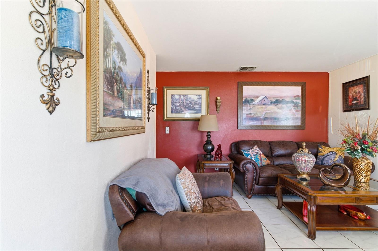 HOLIDAY VILLAGE SEC 3 - Residential