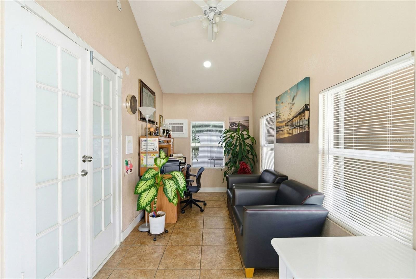 HOLIDAY VILLAGE SEC 3 - Residential