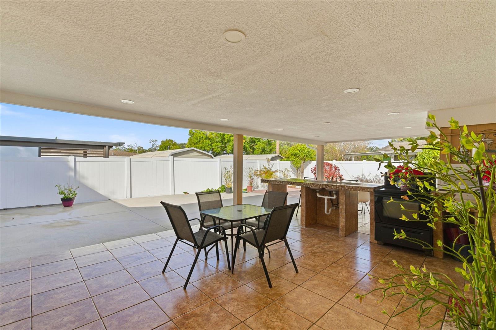 HOLIDAY VILLAGE SEC 3 - Residential