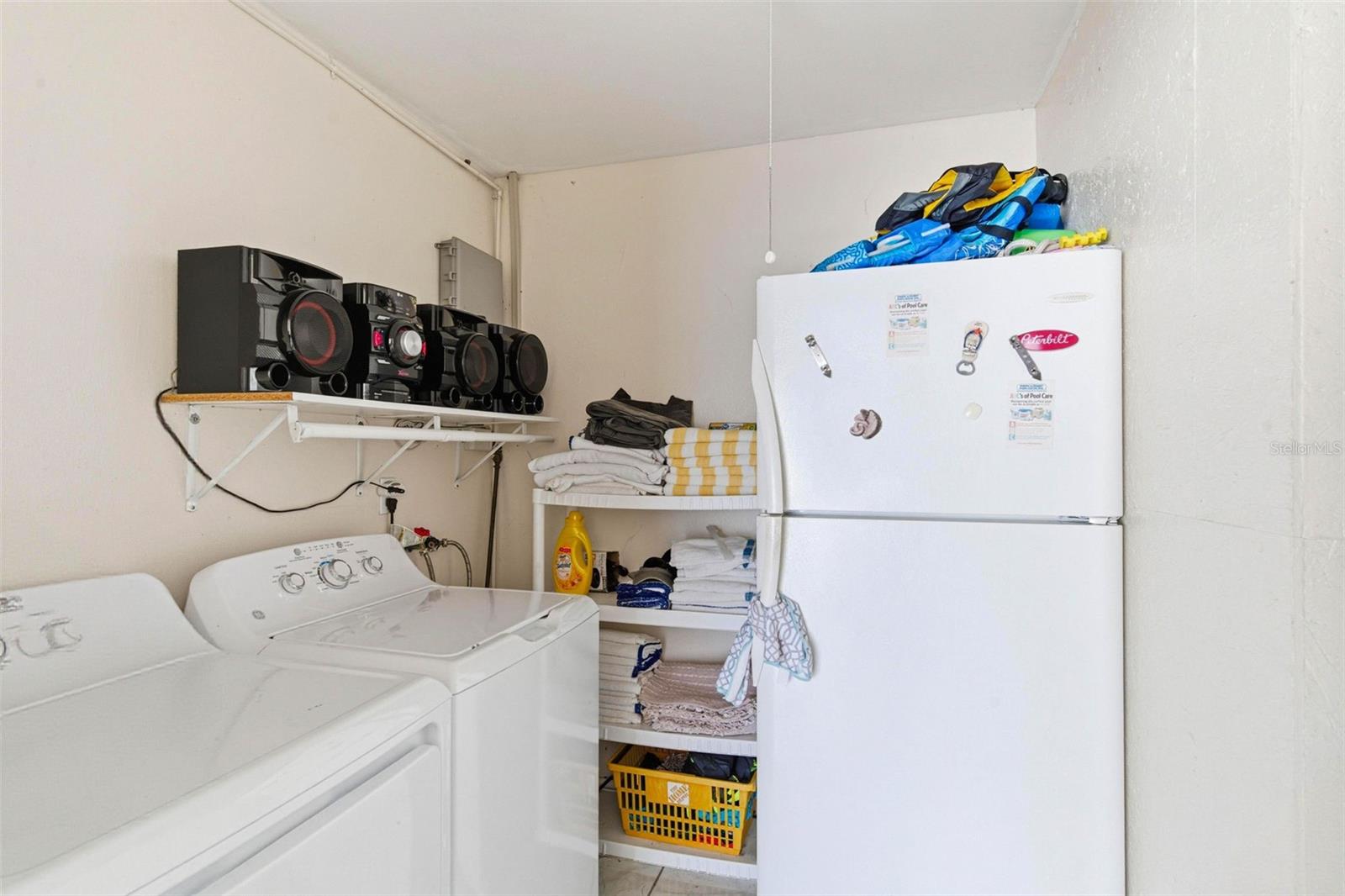 HOLIDAY VILLAGE SEC 3 - Residential