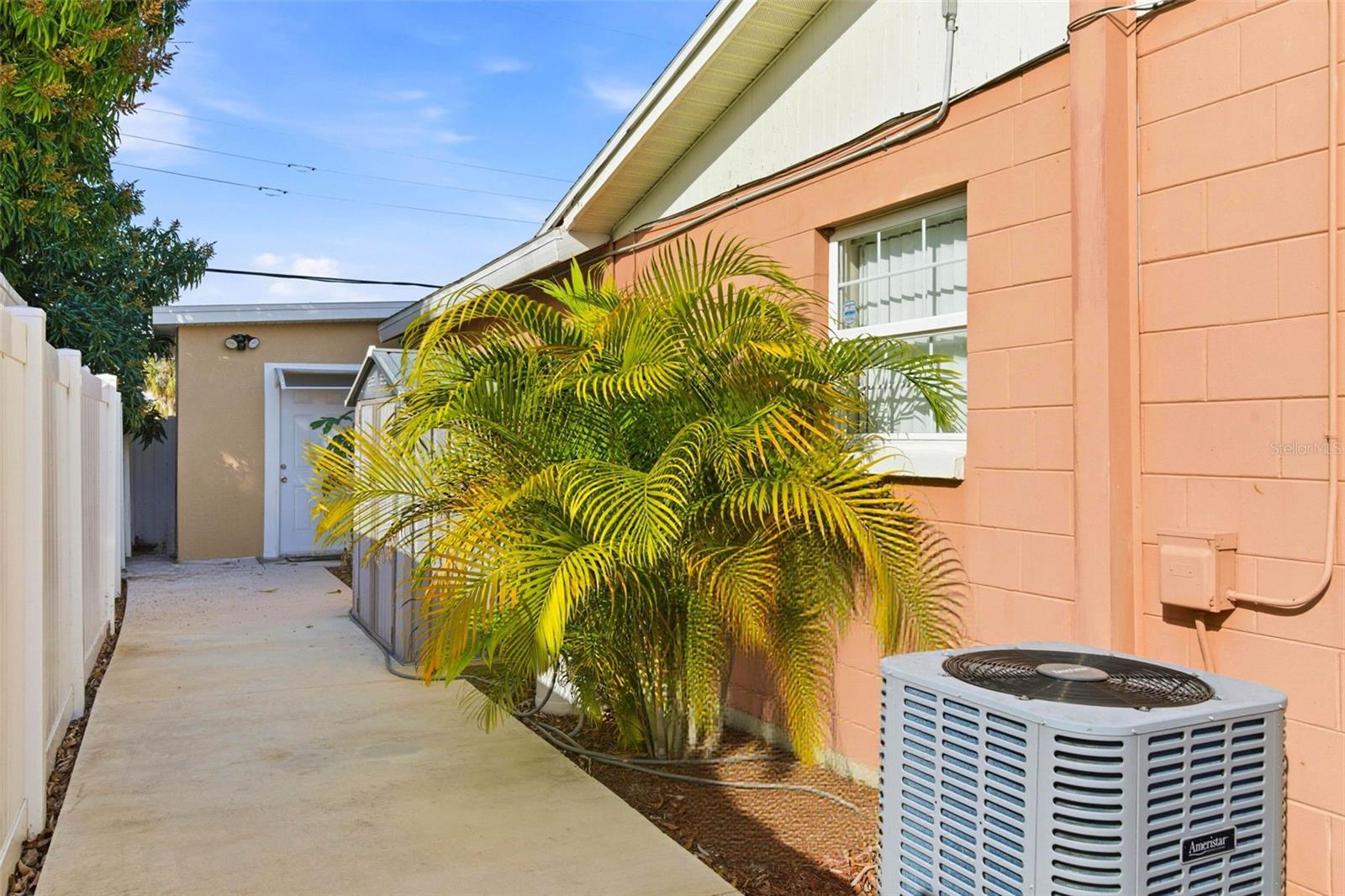 HOLIDAY VILLAGE SEC 3 - Residential