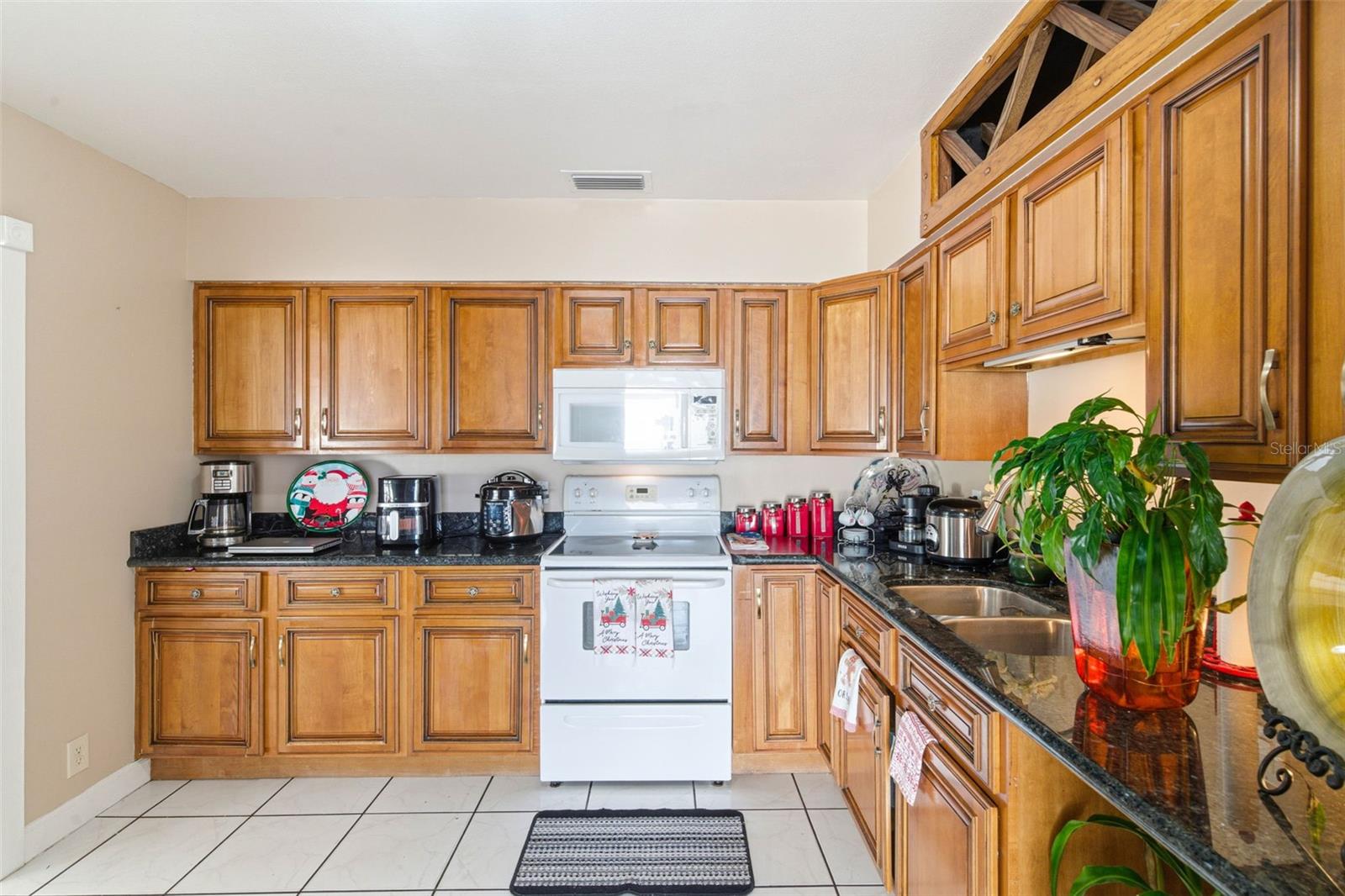 HOLIDAY VILLAGE SEC 3 - Residential