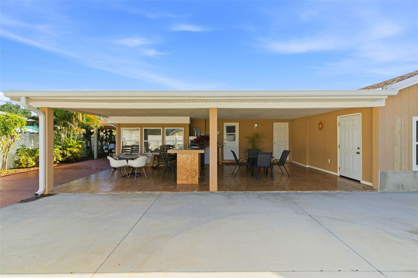 HOLIDAY VILLAGE SEC 3 - Residential