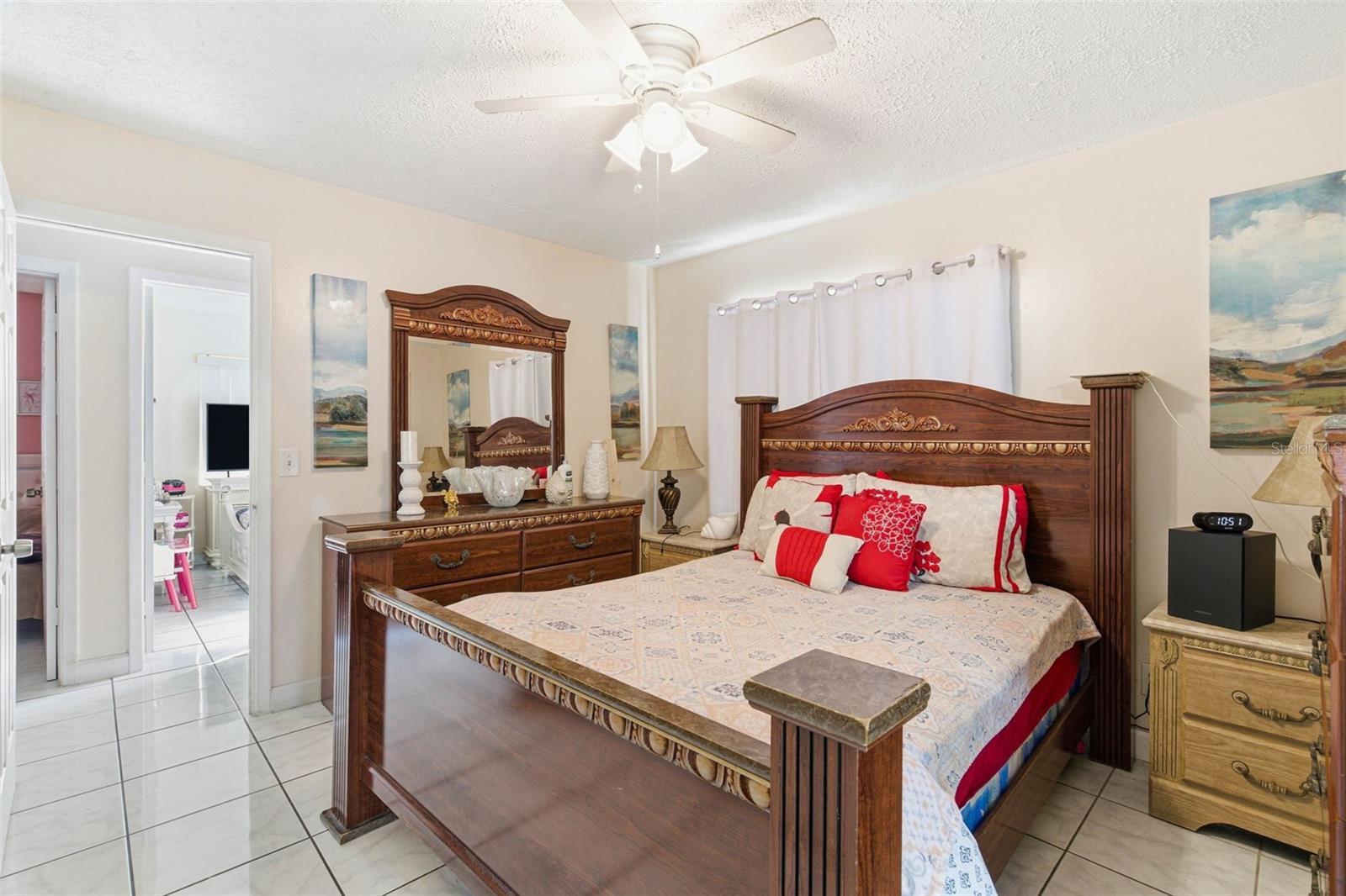 HOLIDAY VILLAGE SEC 3 - Residential