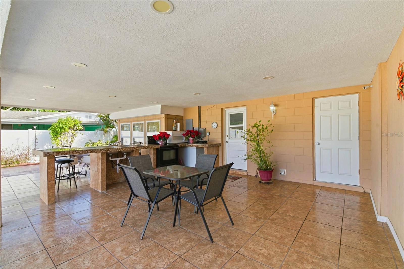 HOLIDAY VILLAGE SEC 3 - Residential