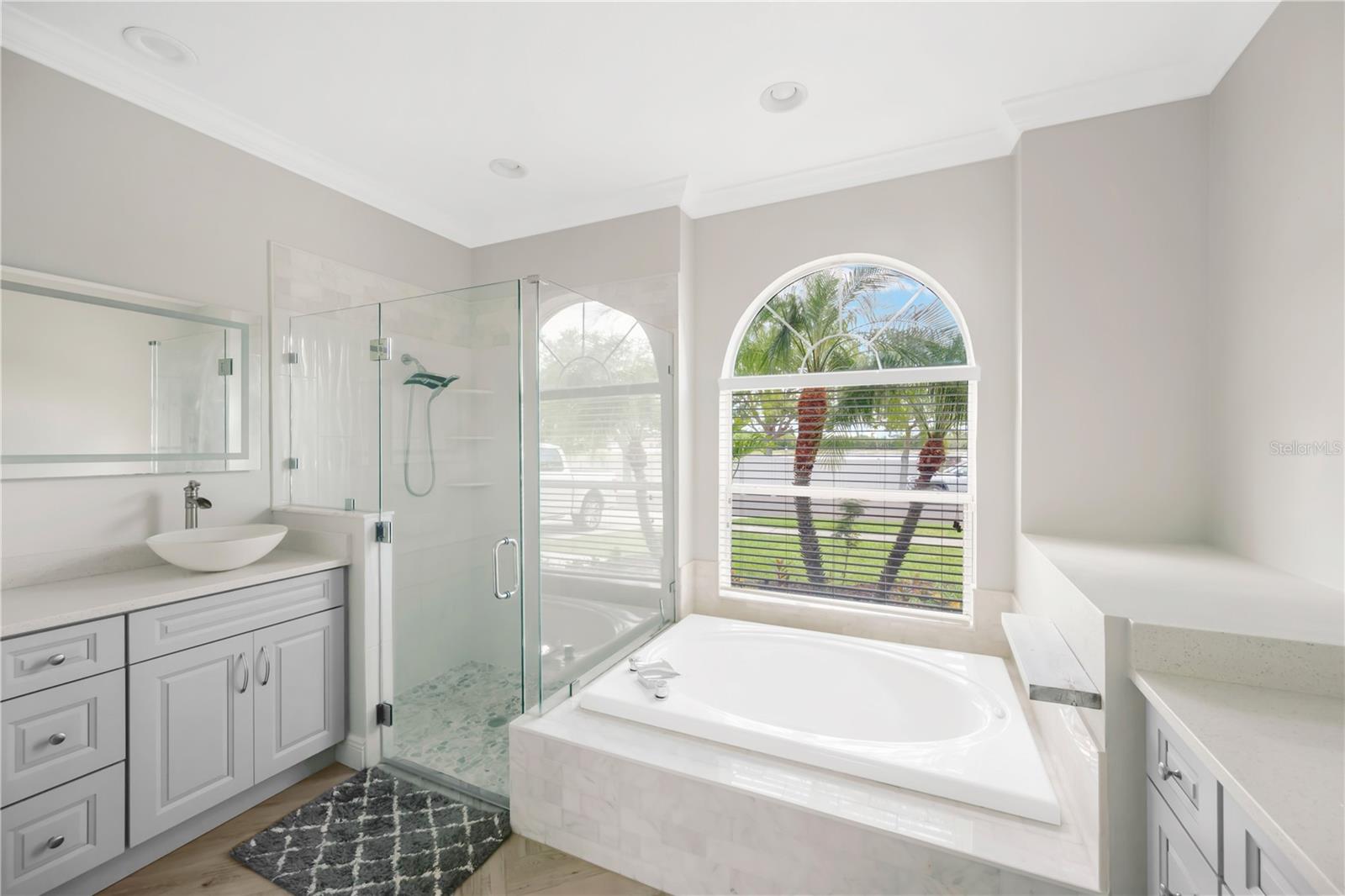 1548 MIRA LAGO CIRCLE