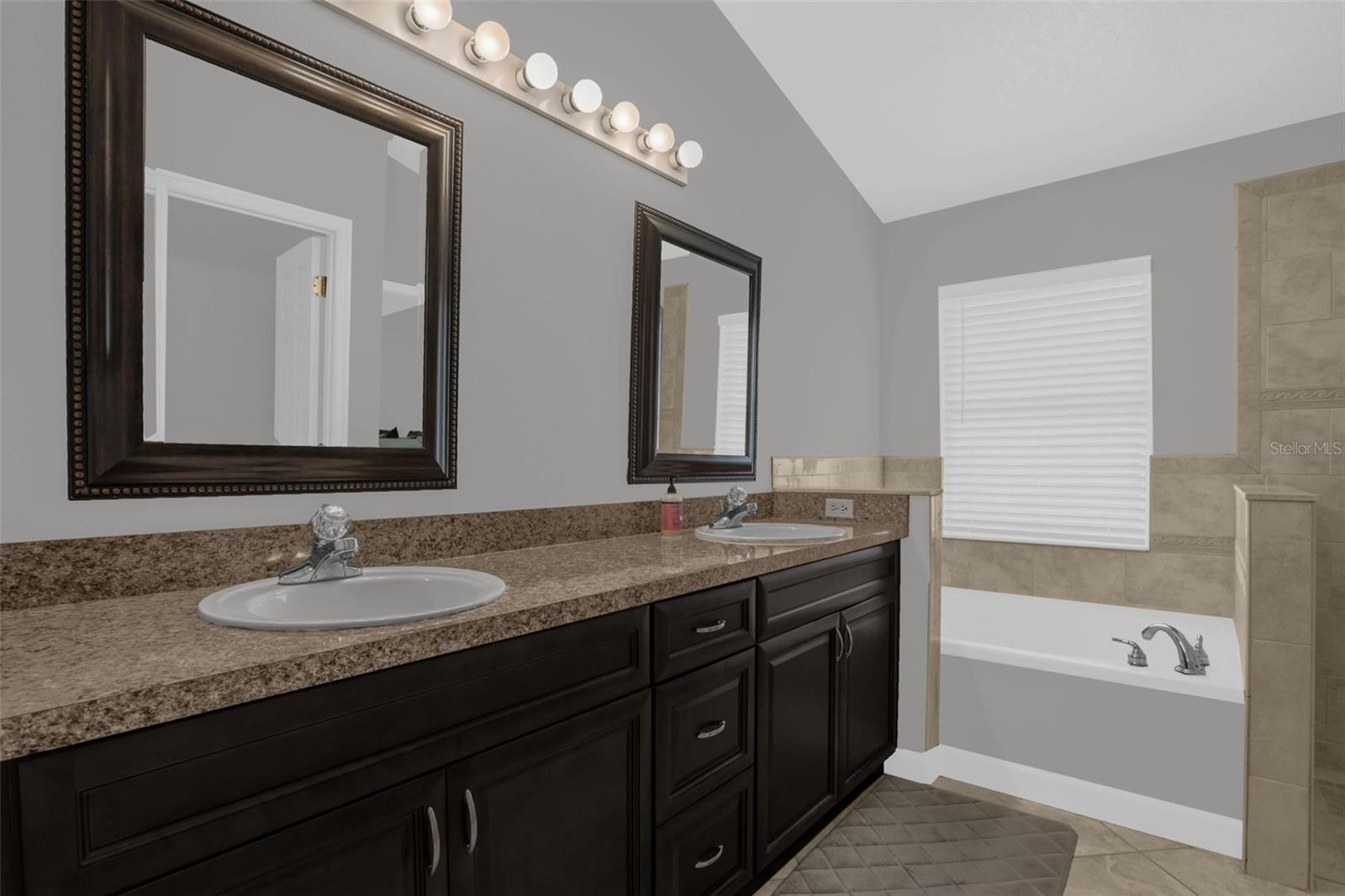 HERITAGE PLACE - Residential
