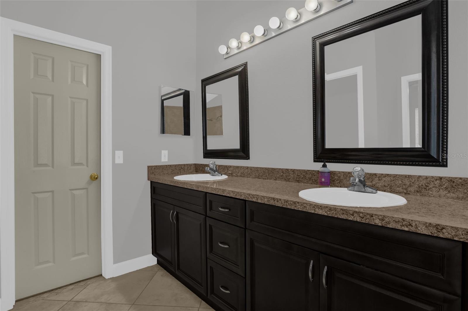HERITAGE PLACE - Residential