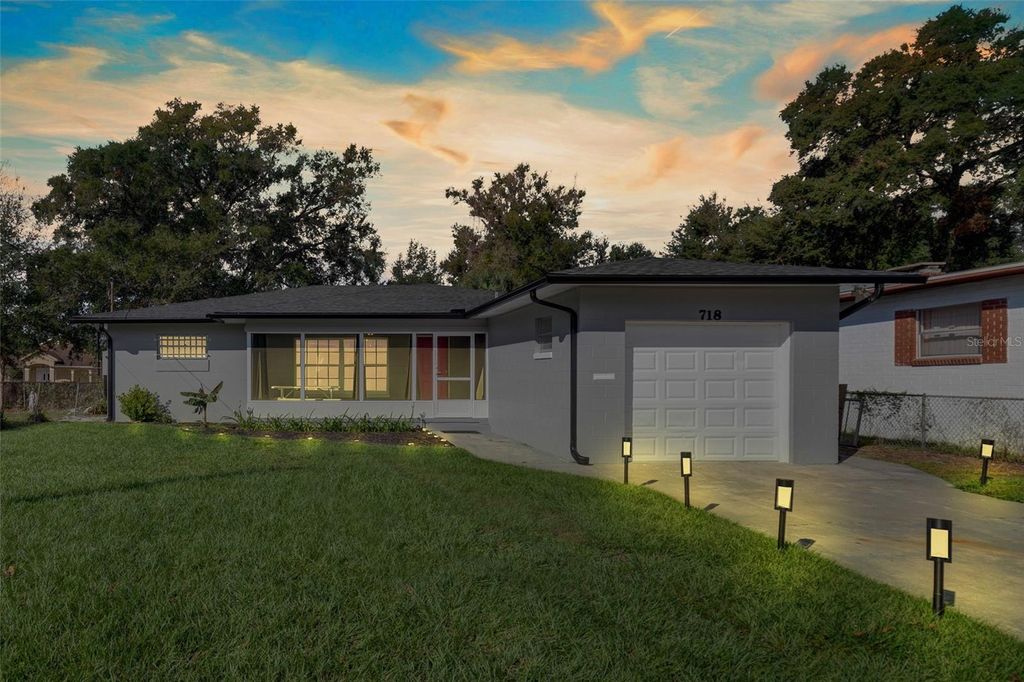 Photo of 718 Doby Avenue, Orlando, FL 32805 (MLS # O6385833)