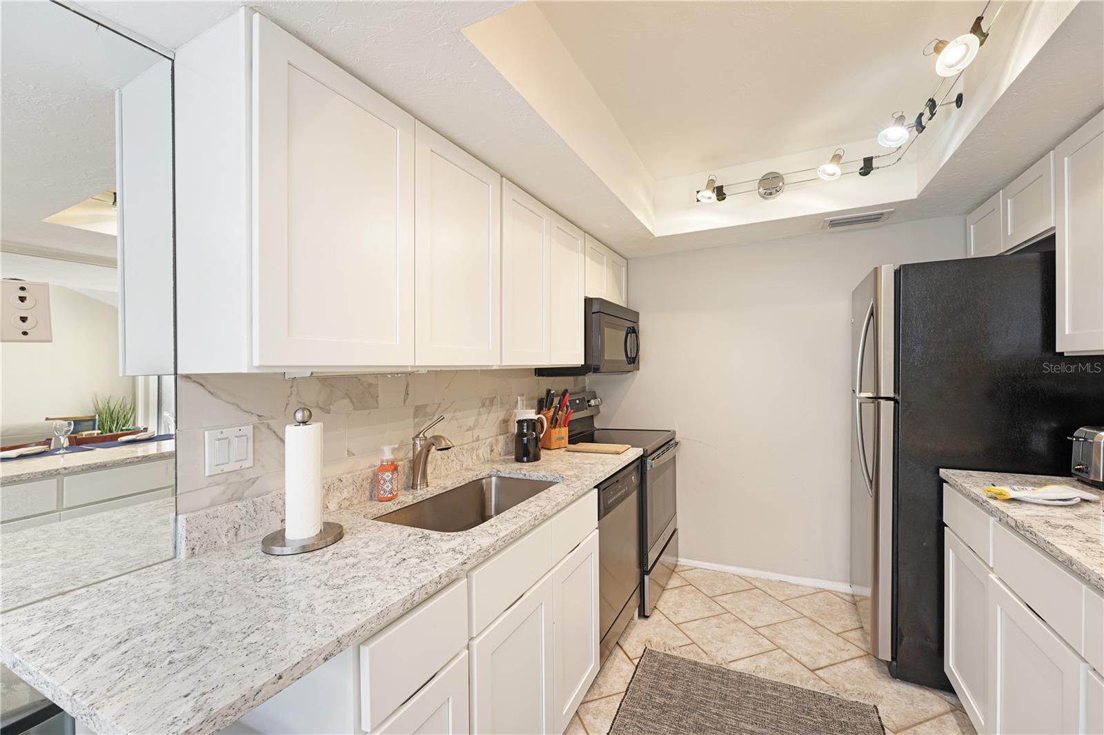 EL CONQUISTADOR VILLAGE - Residential Lease