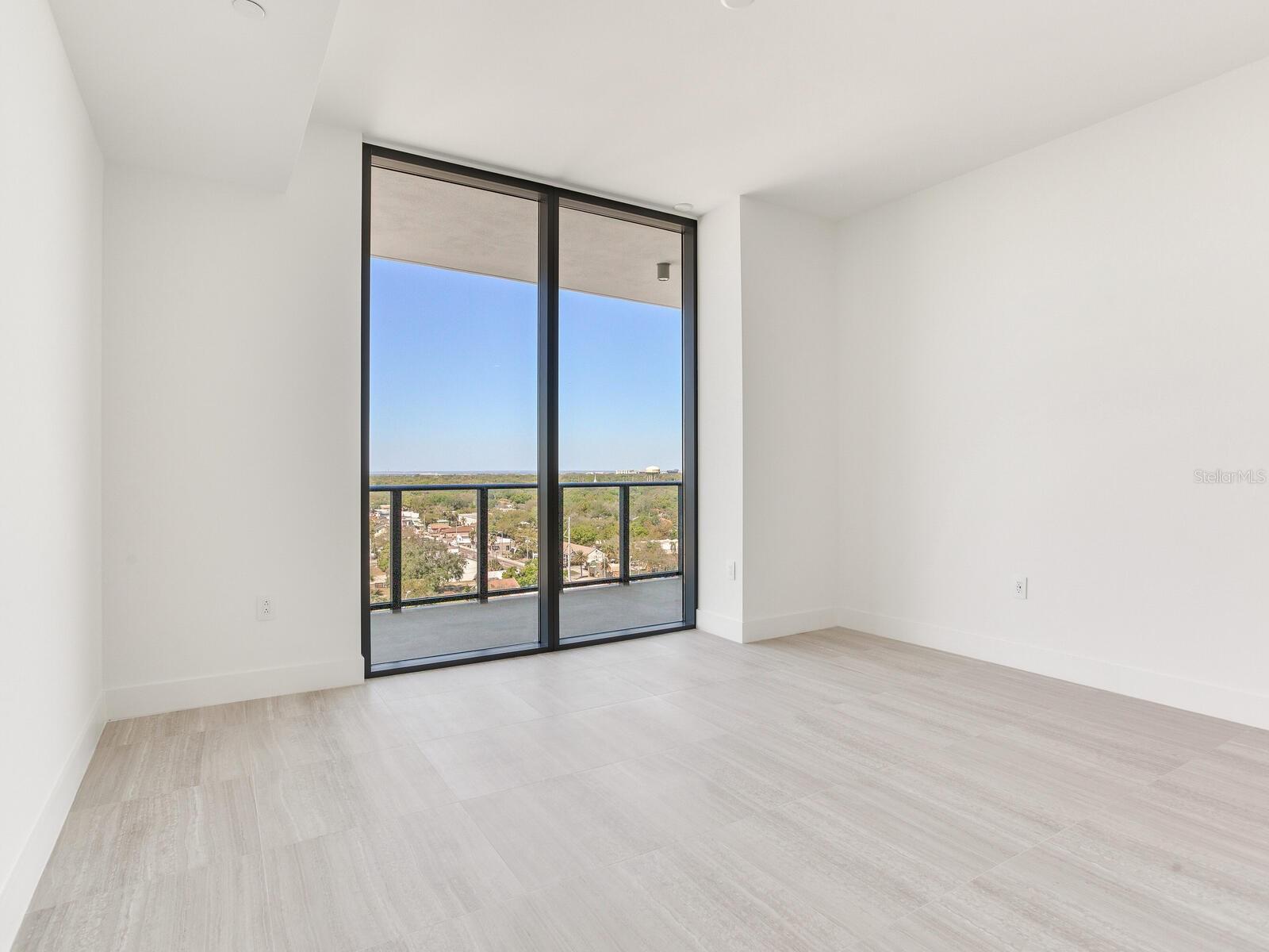 BAYSHORE YSSABELLA CONDOMINIUM - Residential