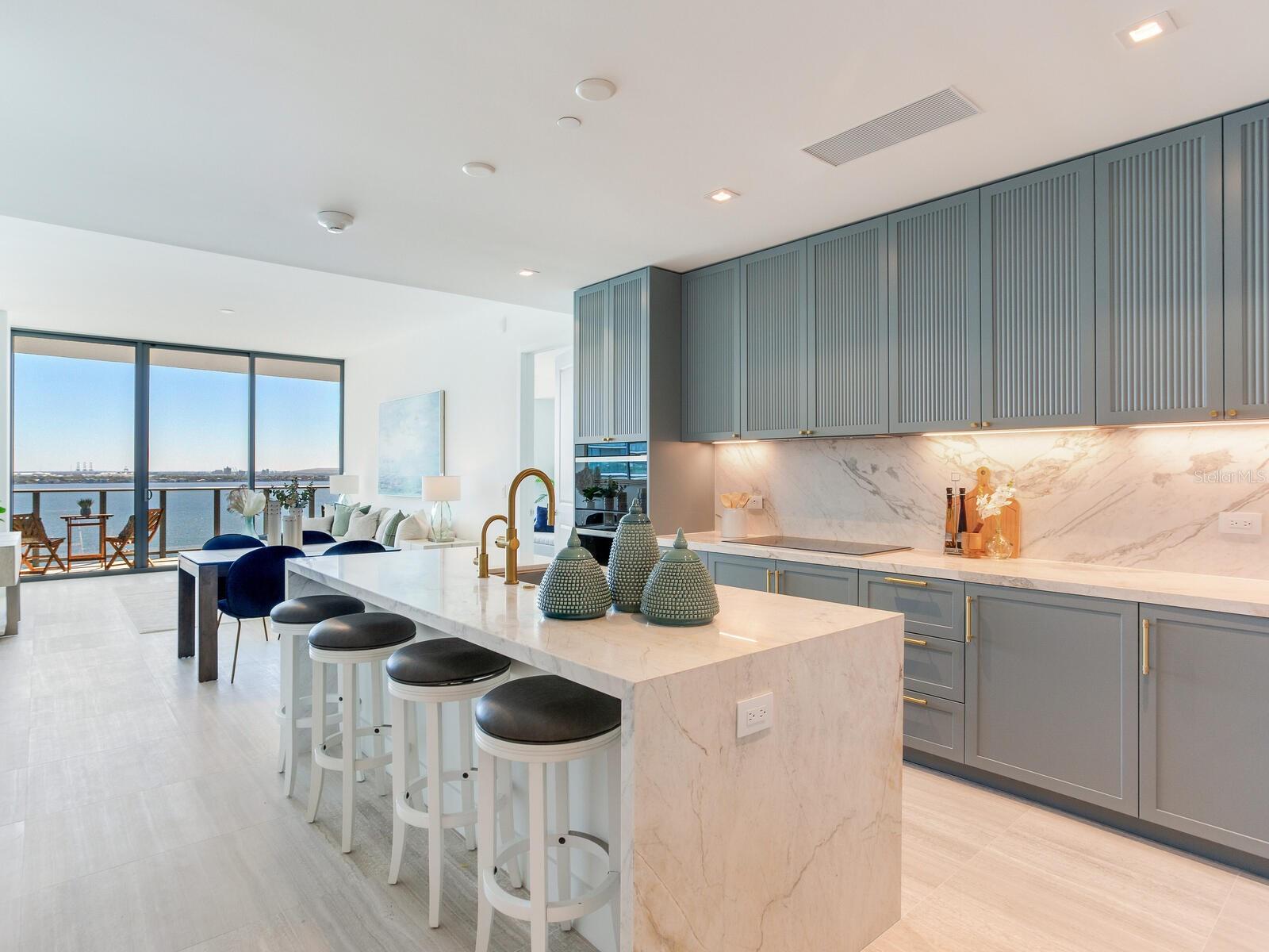 BAYSHORE YSSABELLA CONDOMINIUM - Residential