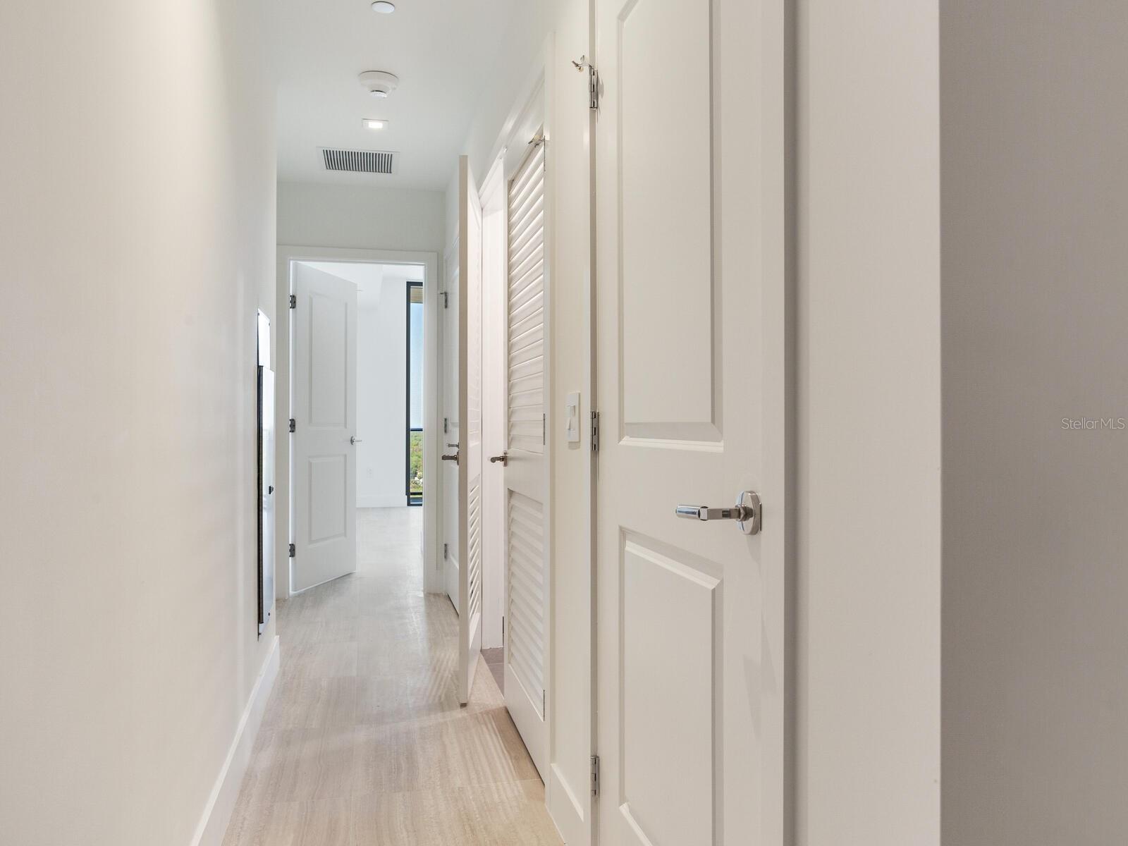 BAYSHORE YSSABELLA CONDOMINIUM - Residential