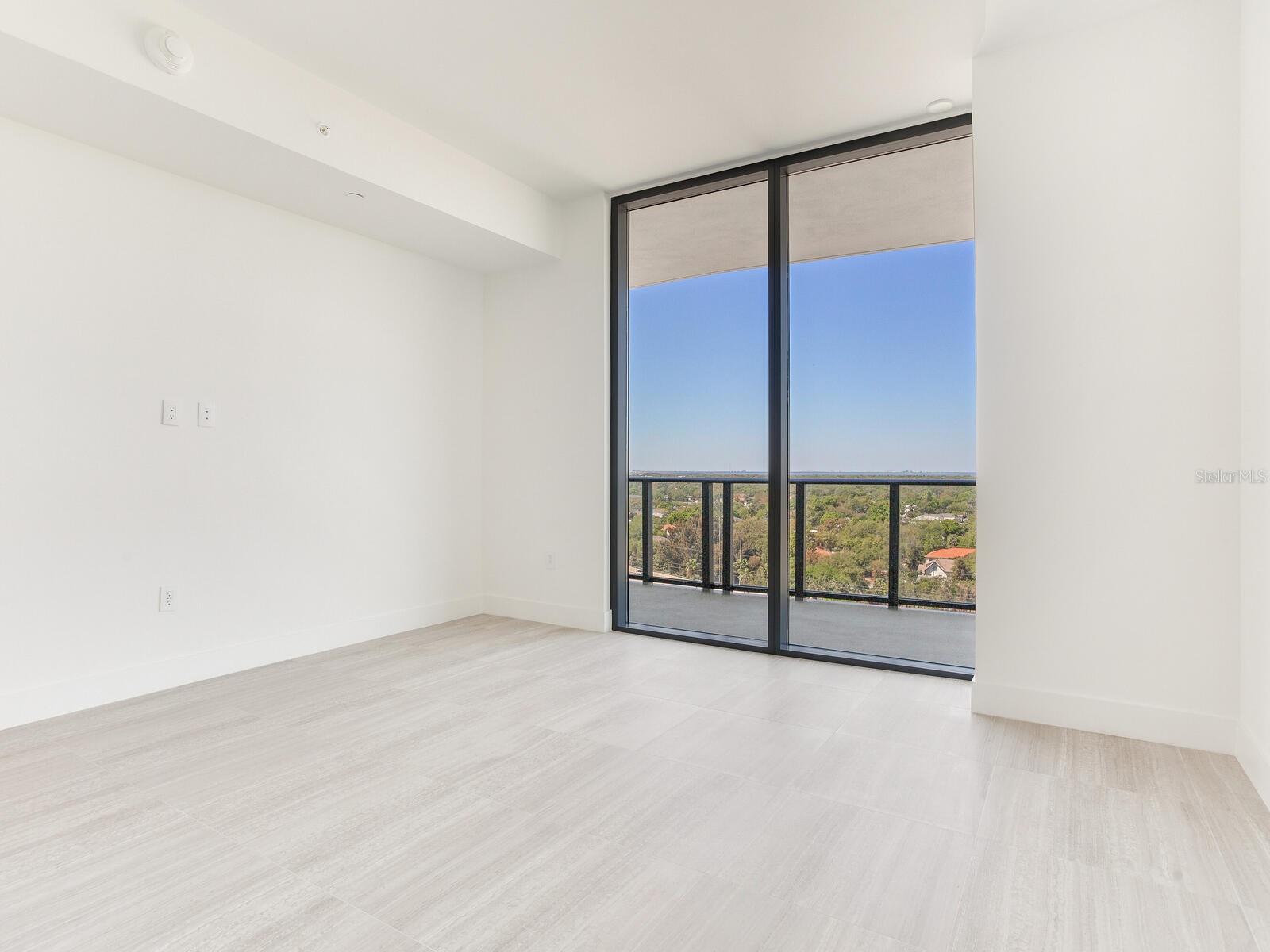 BAYSHORE YSSABELLA CONDOMINIUM - Residential