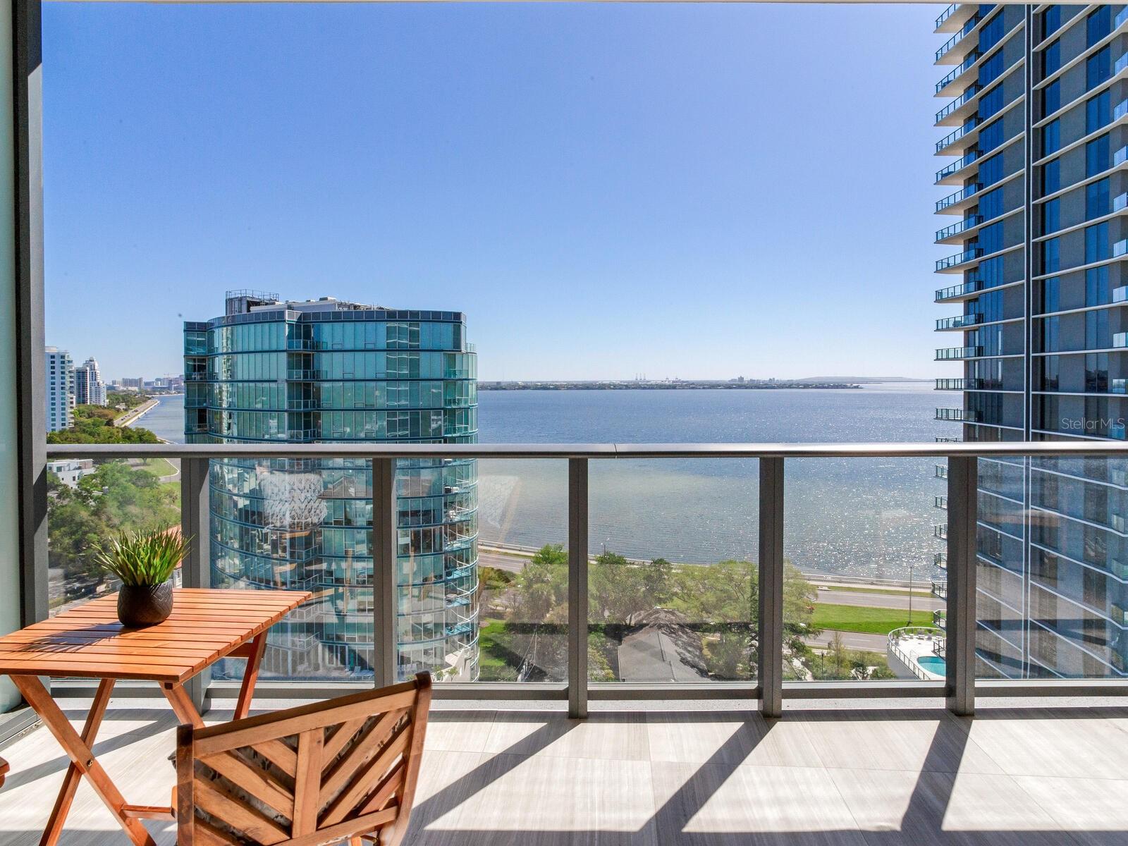 BAYSHORE YSSABELLA CONDOMINIUM - Residential