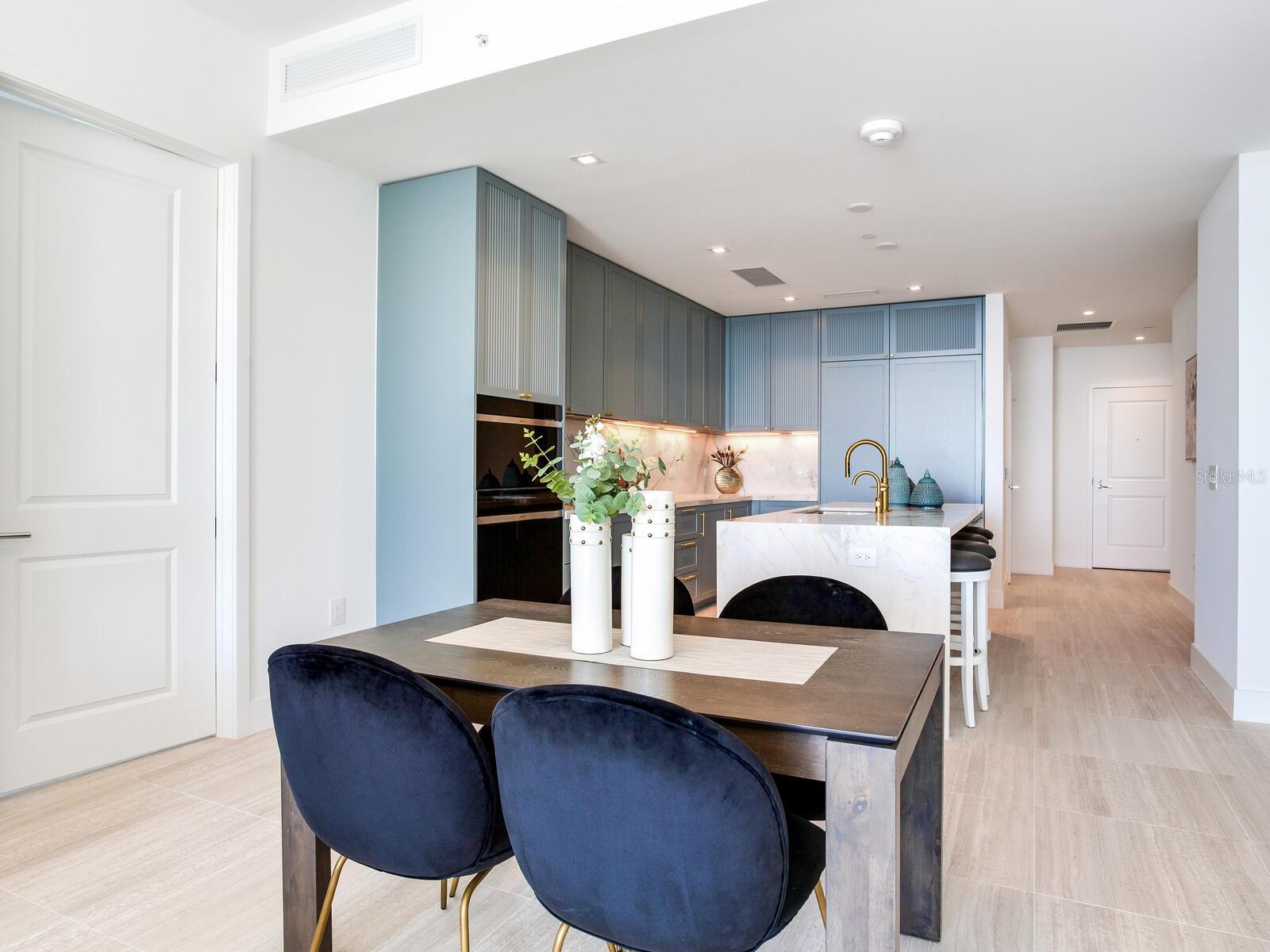 BAYSHORE YSSABELLA CONDOMINIUM - Residential