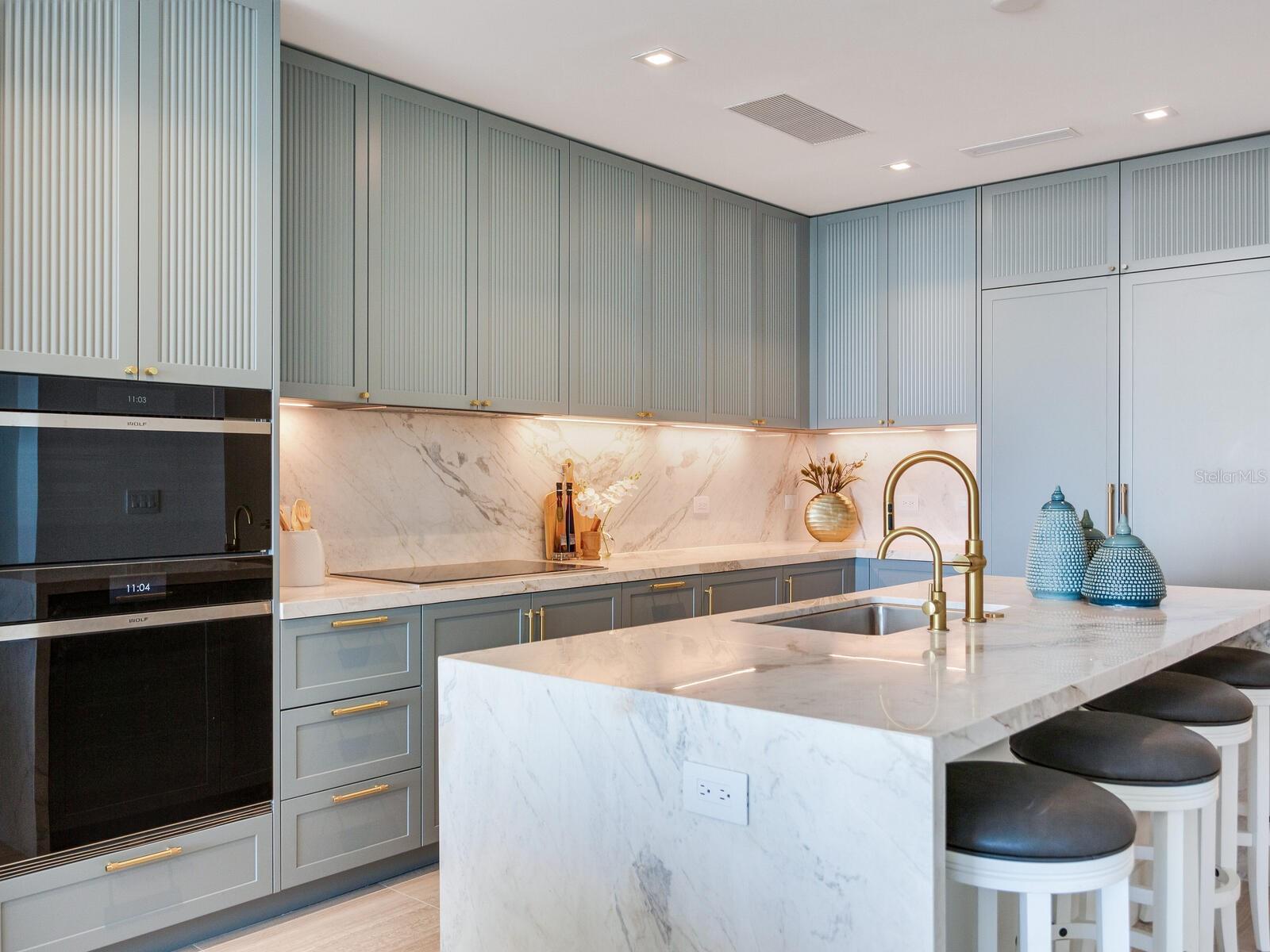 BAYSHORE YSSABELLA CONDOMINIUM - Residential