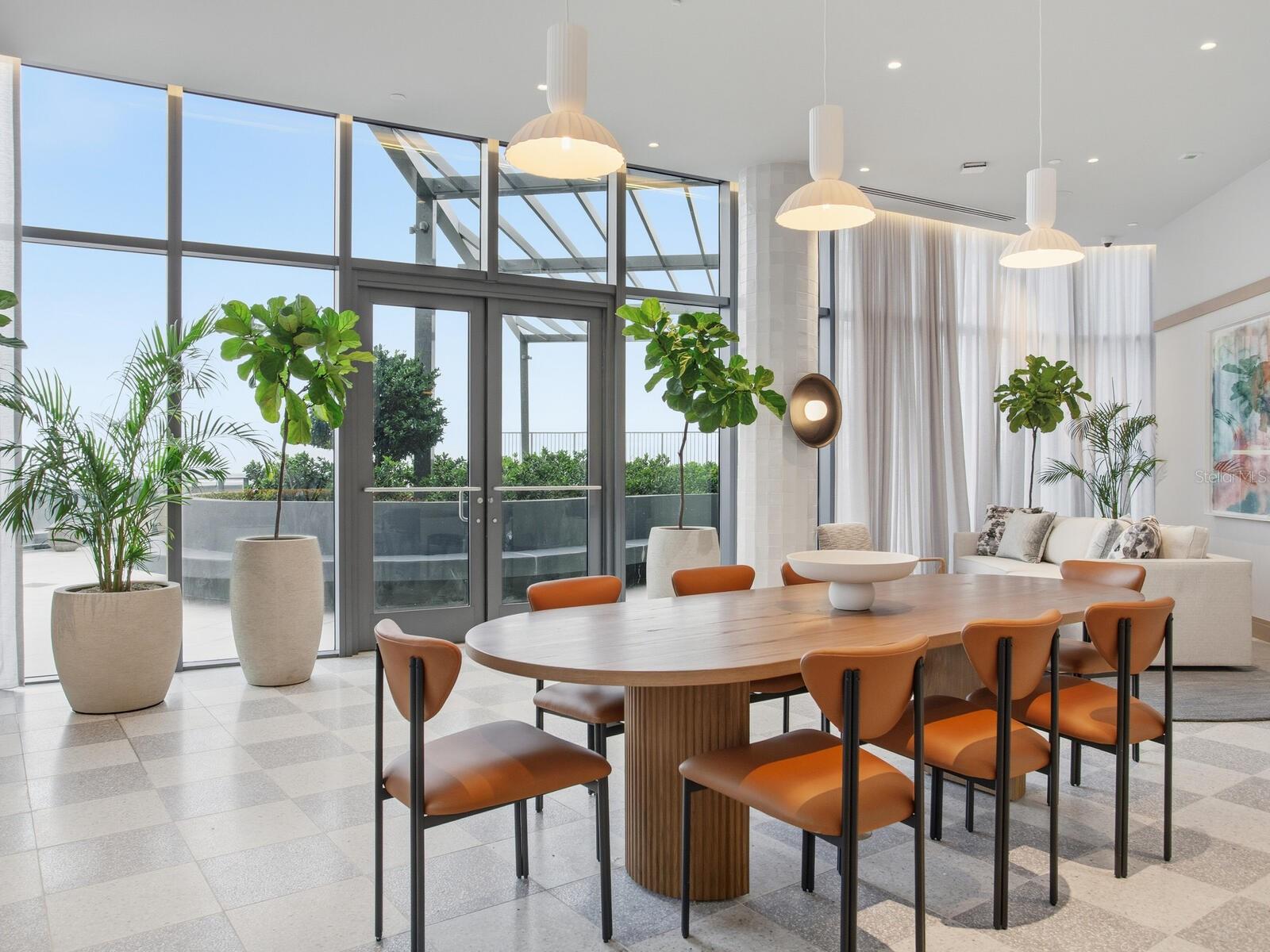 BAYSHORE YSSABELLA CONDOMINIUM - Residential