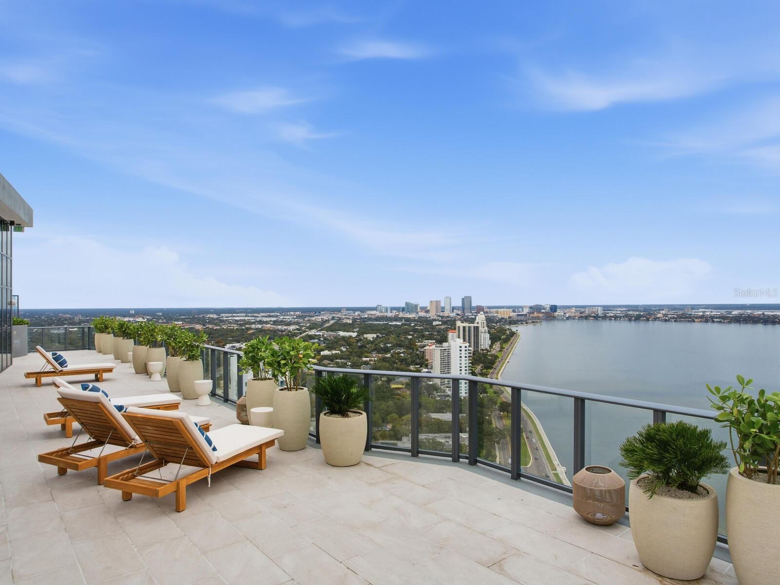 BAYSHORE YSSABELLA CONDOMINIUM - Residential