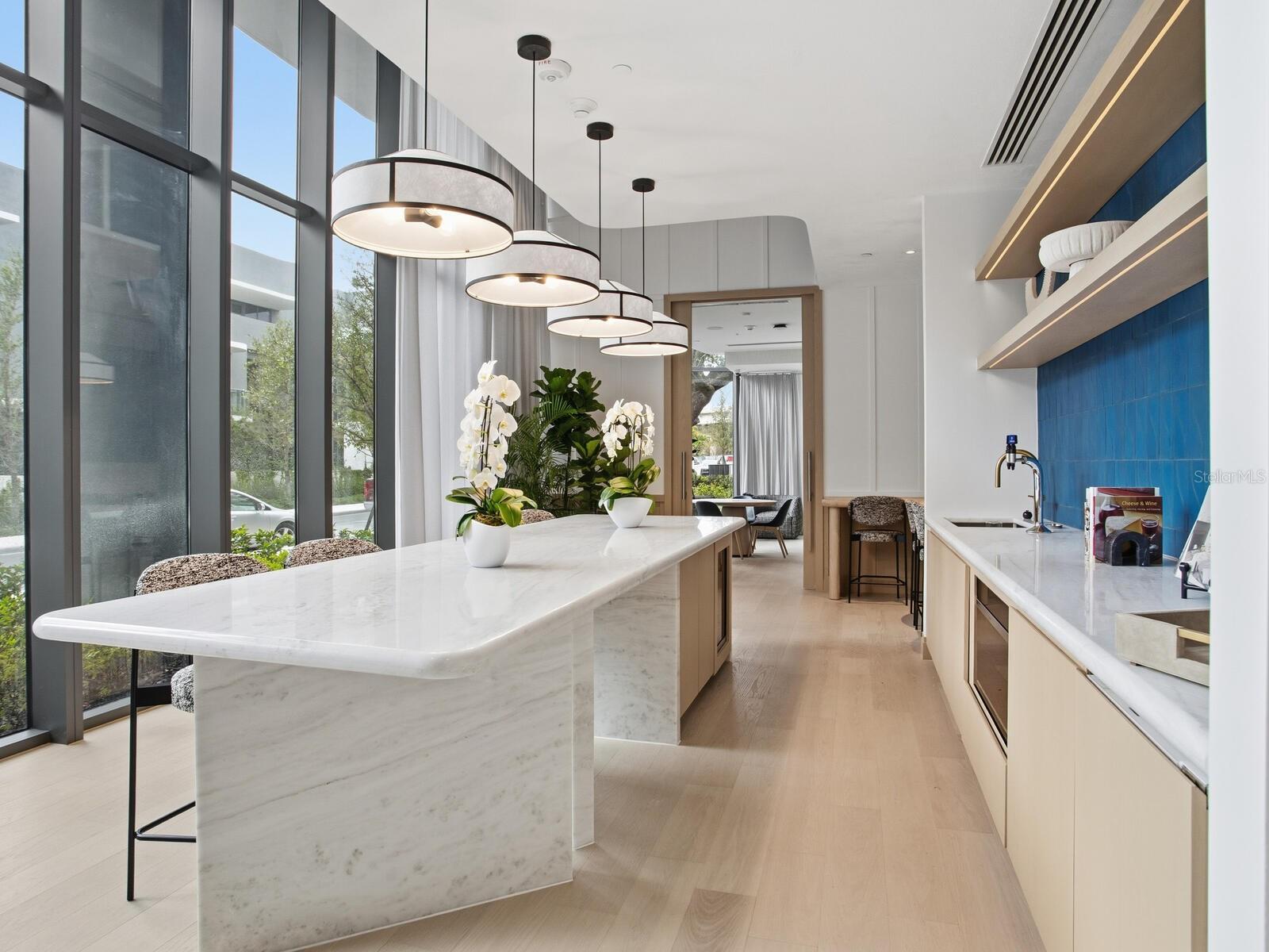 BAYSHORE YSSABELLA CONDOMINIUM - Residential