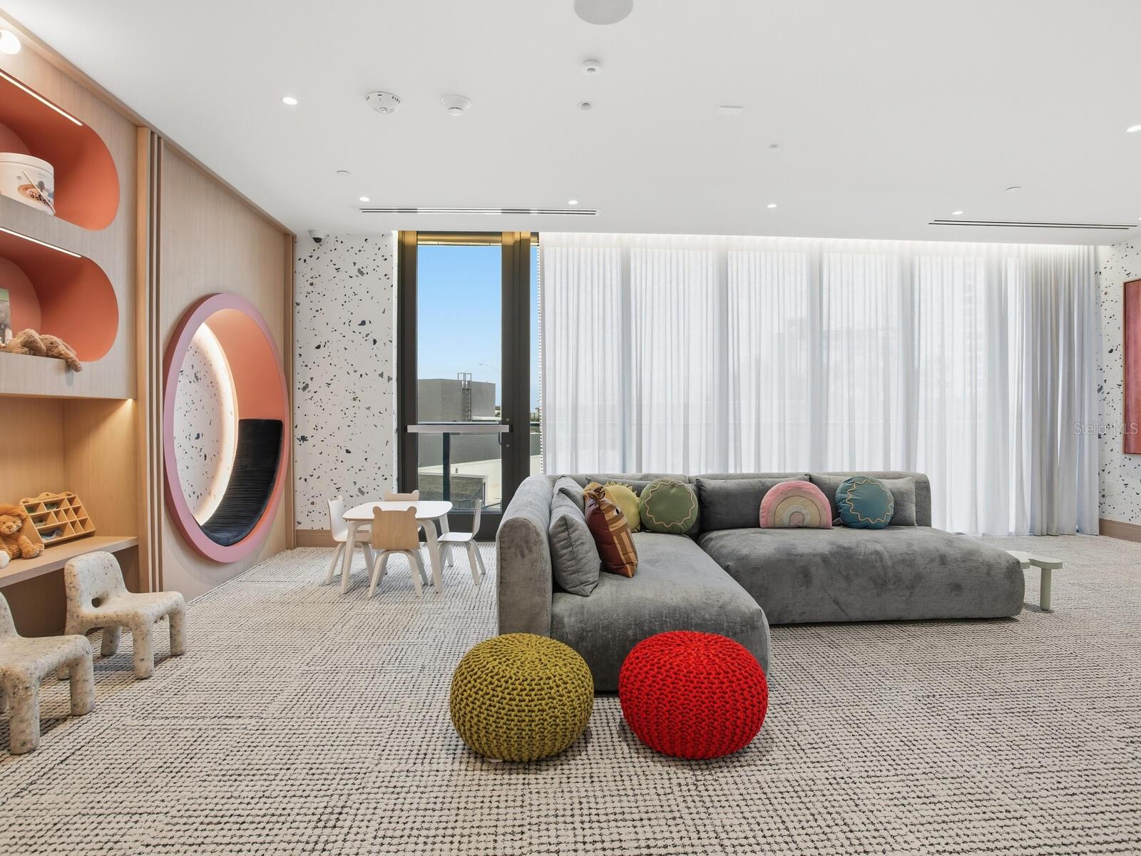 BAYSHORE YSSABELLA CONDOMINIUM - Residential