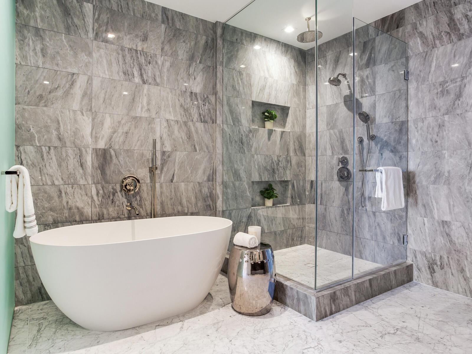 BAYSHORE YSSABELLA CONDOMINIUM - Residential