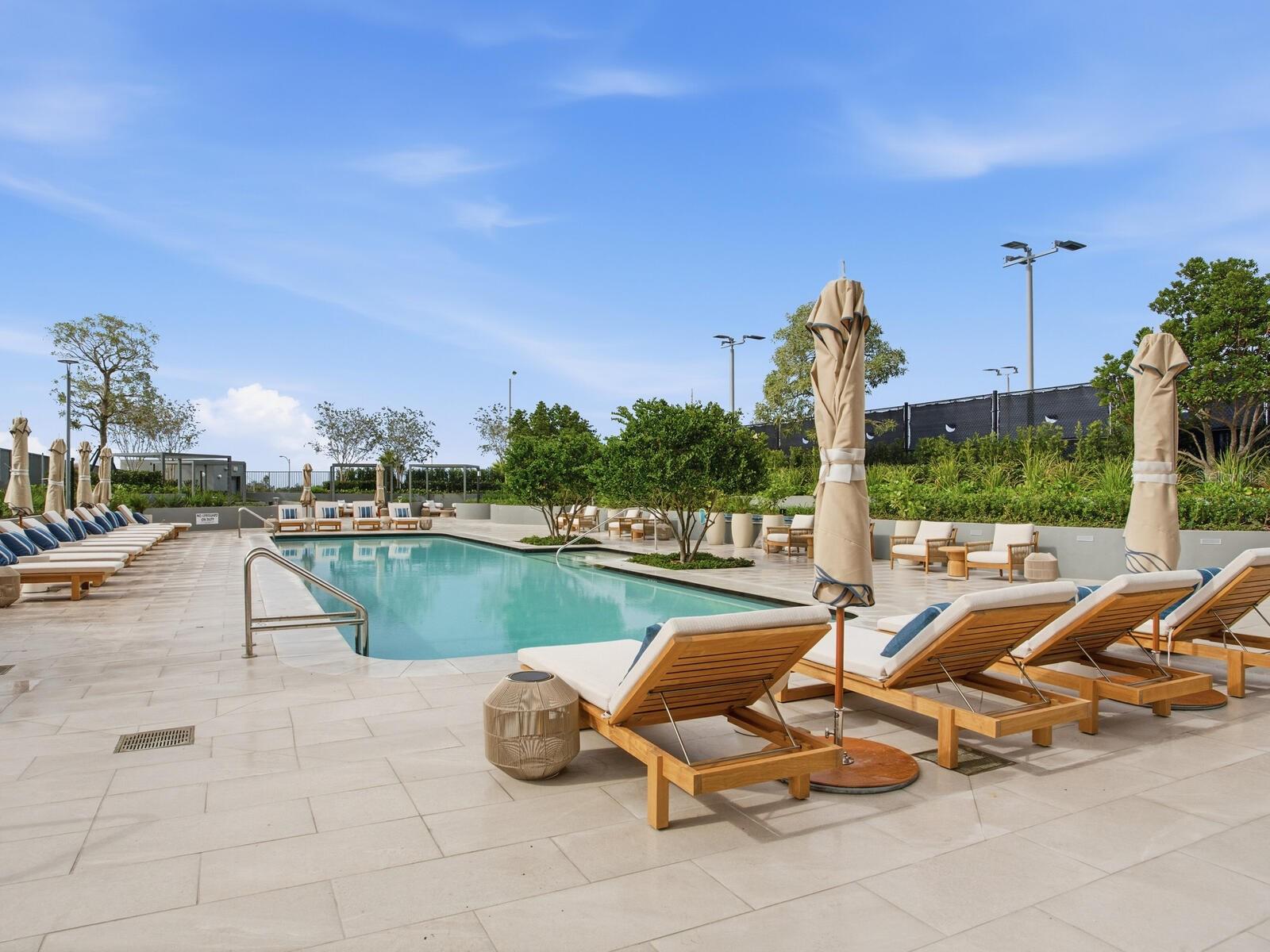 BAYSHORE YSSABELLA CONDOMINIUM - Residential