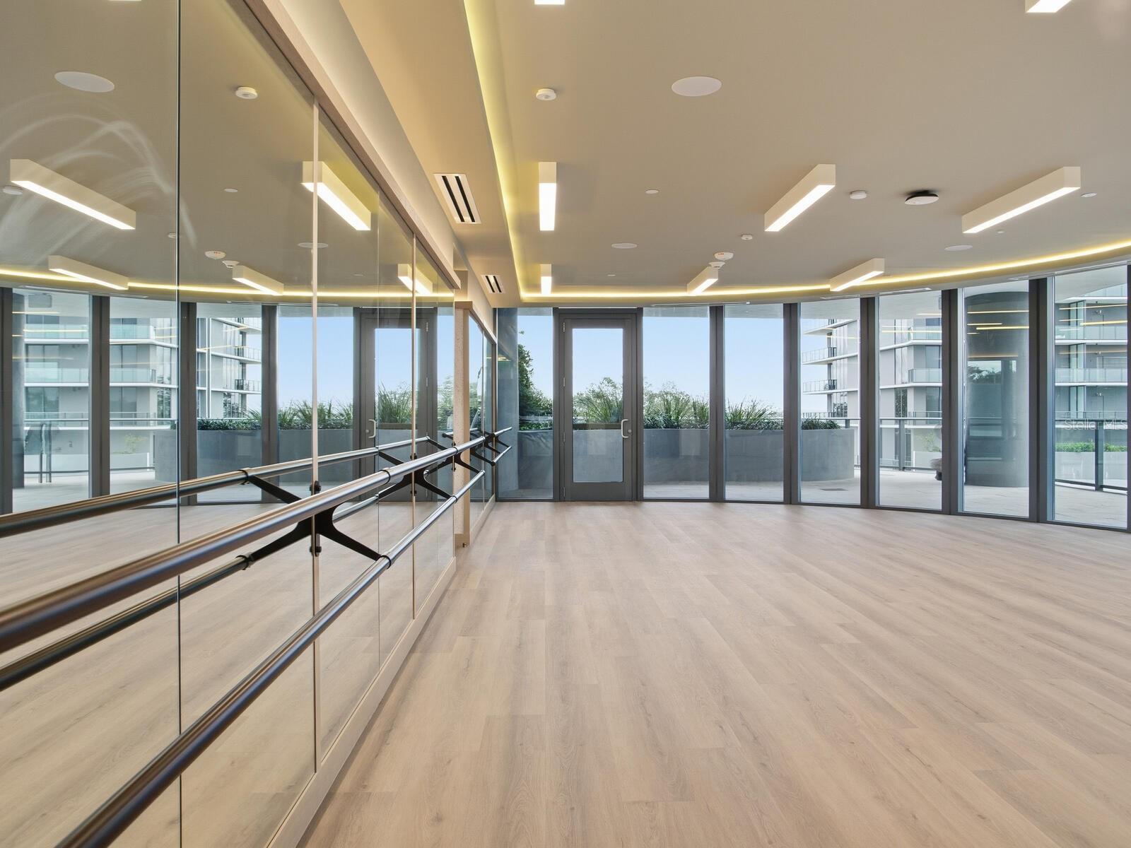 BAYSHORE YSSABELLA CONDOMINIUM - Residential