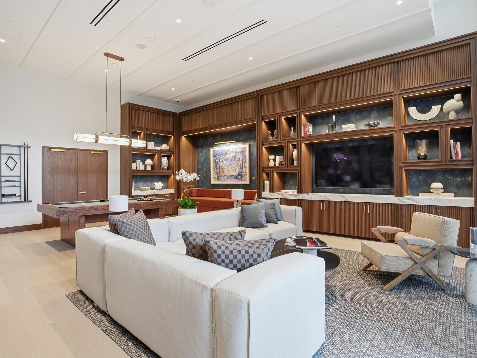 BAYSHORE YSSABELLA CONDOMINIUM - Residential