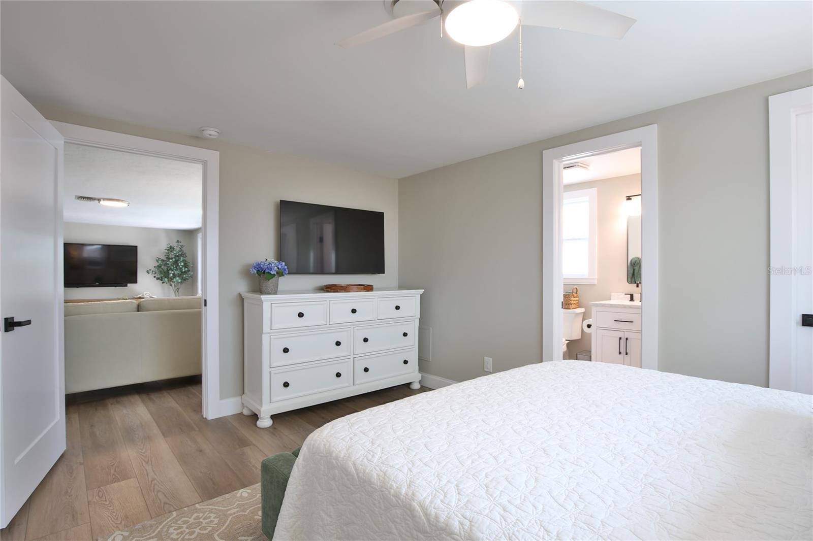SARASOTA BEACH - Residential Lease