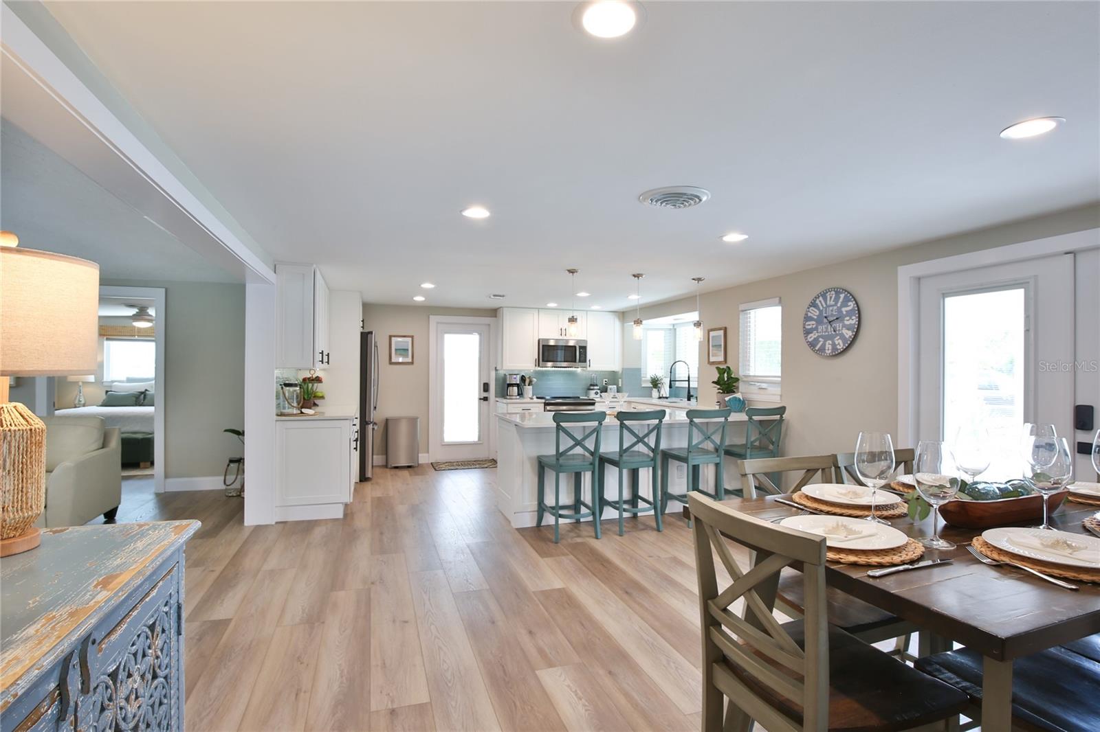SARASOTA BEACH - Residential Lease