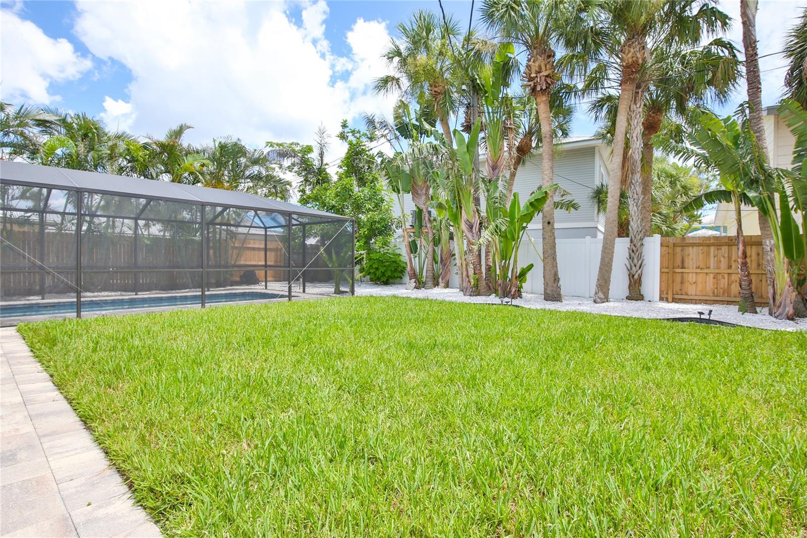 SARASOTA BEACH - Residential Lease