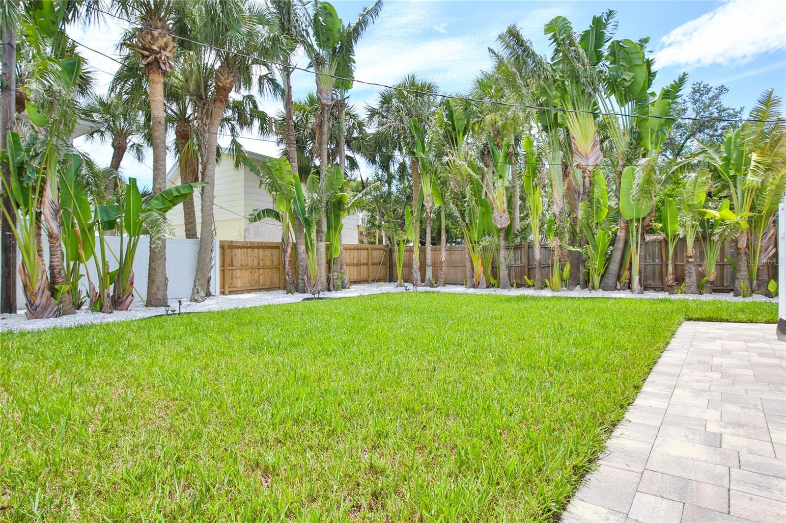 SARASOTA BEACH - Residential Lease
