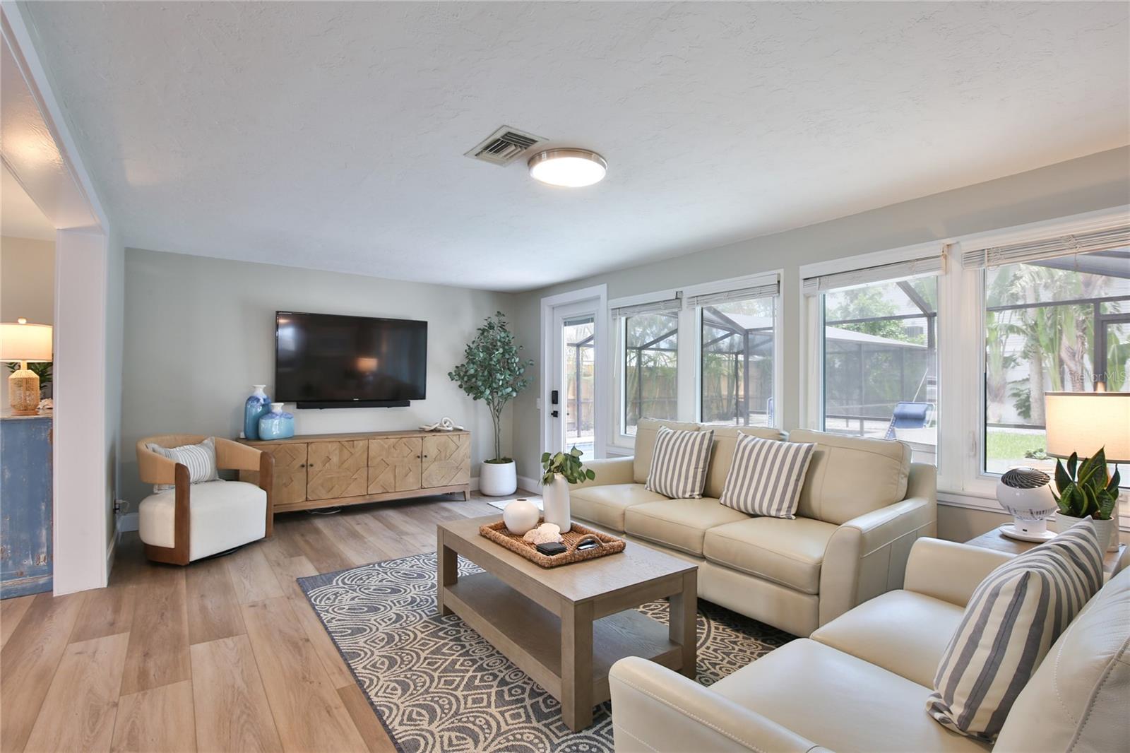 SARASOTA BEACH - Residential Lease