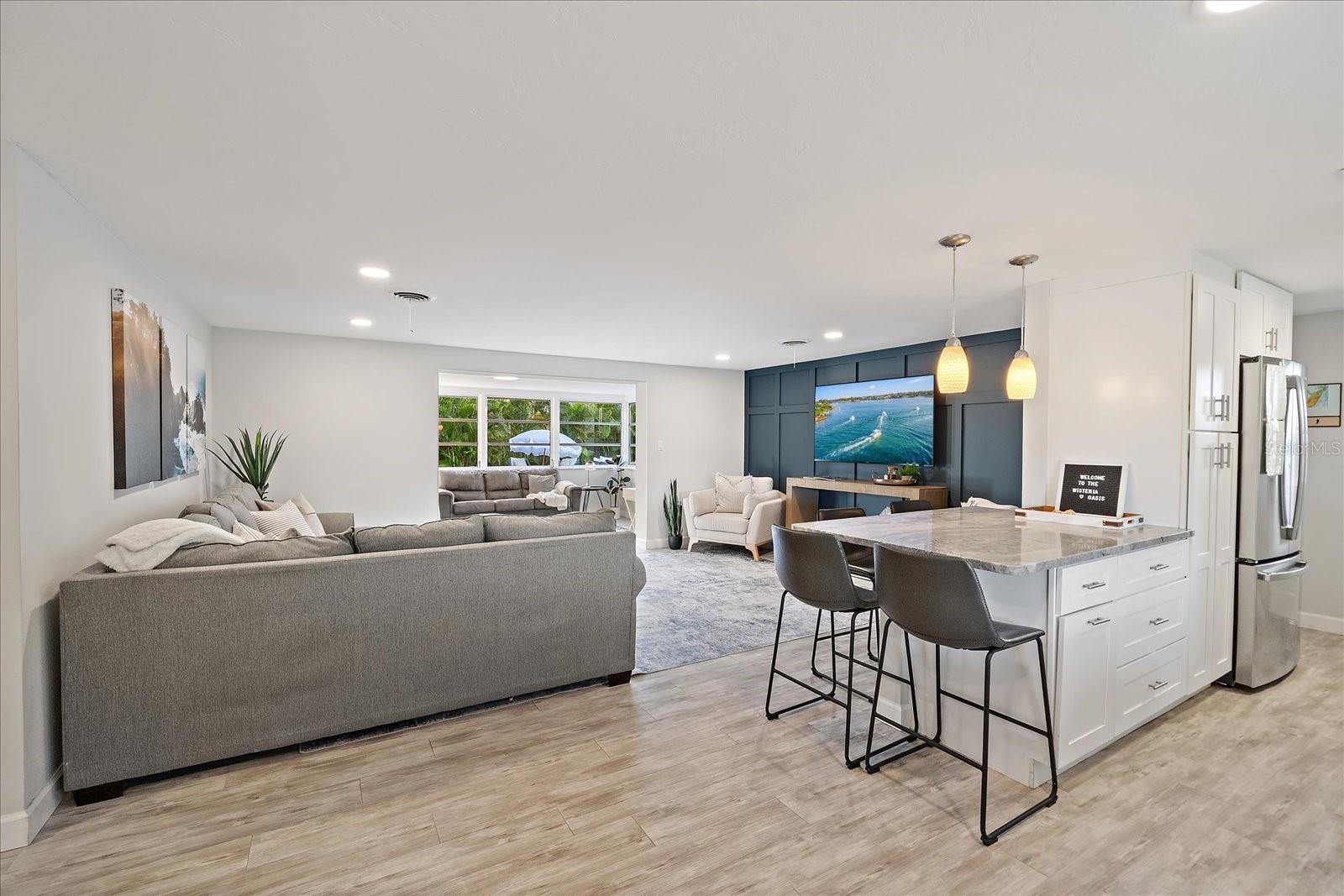 SOUTH GATE - Residential