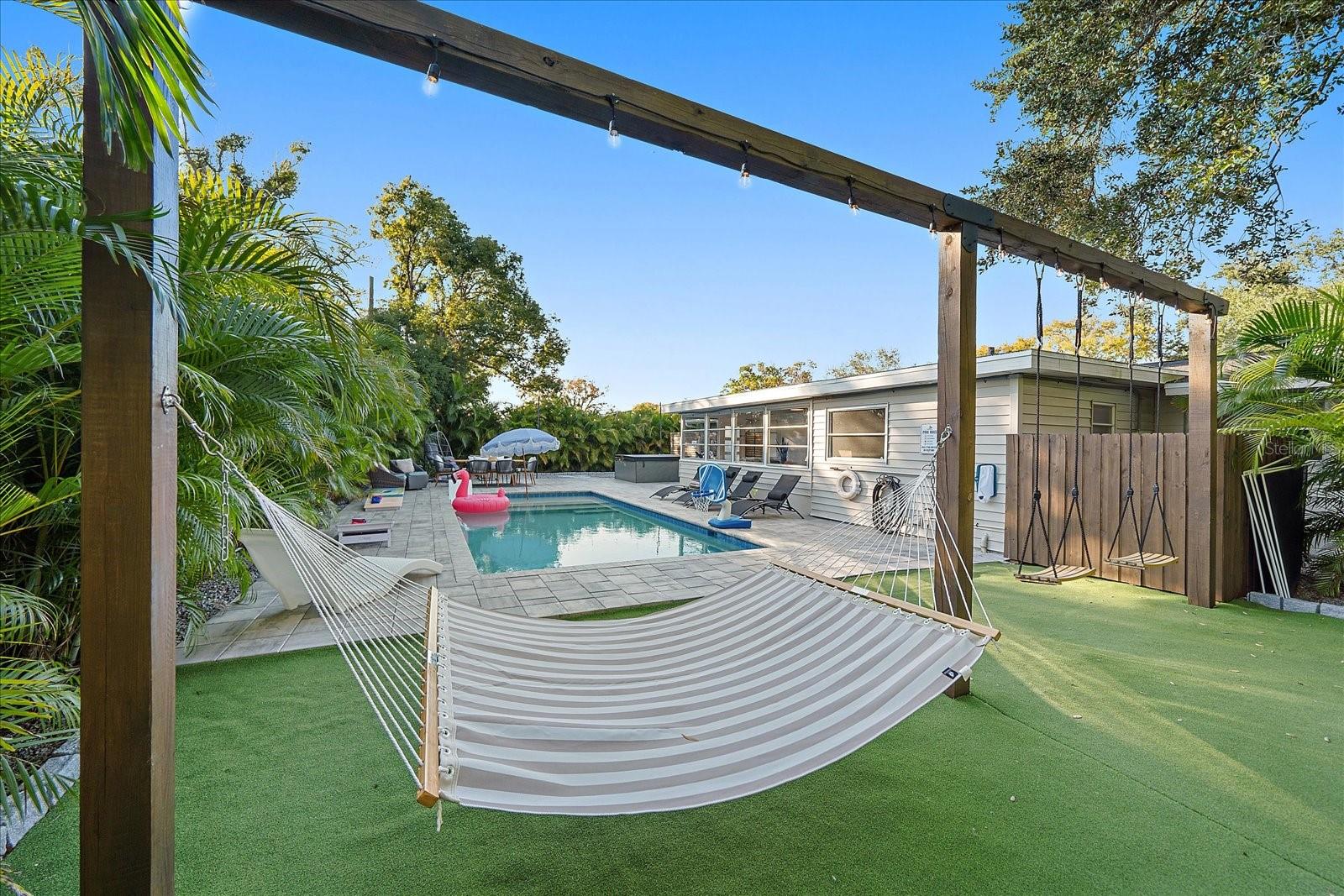 SOUTH GATE - Residential