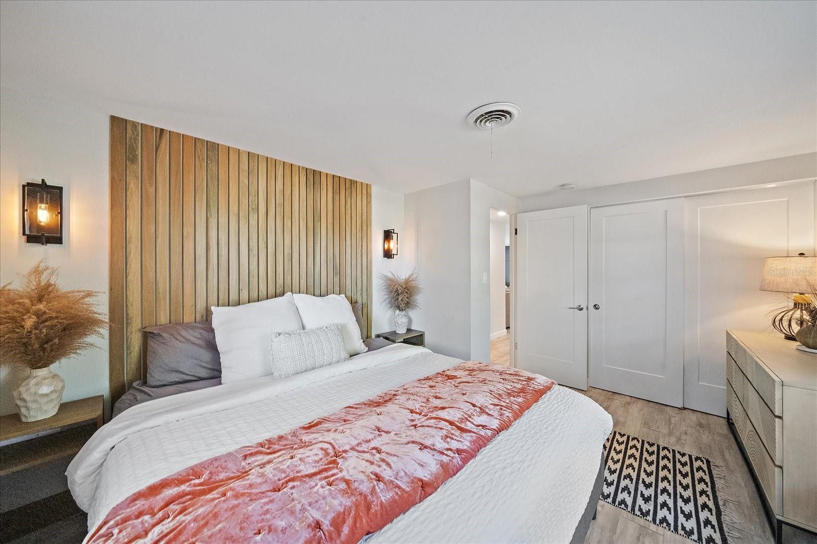 SOUTH GATE - Residential