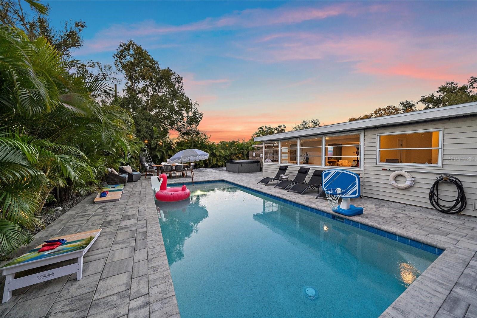 SOUTH GATE - Residential