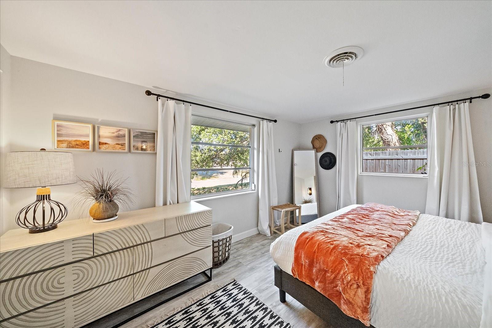 SOUTH GATE - Residential