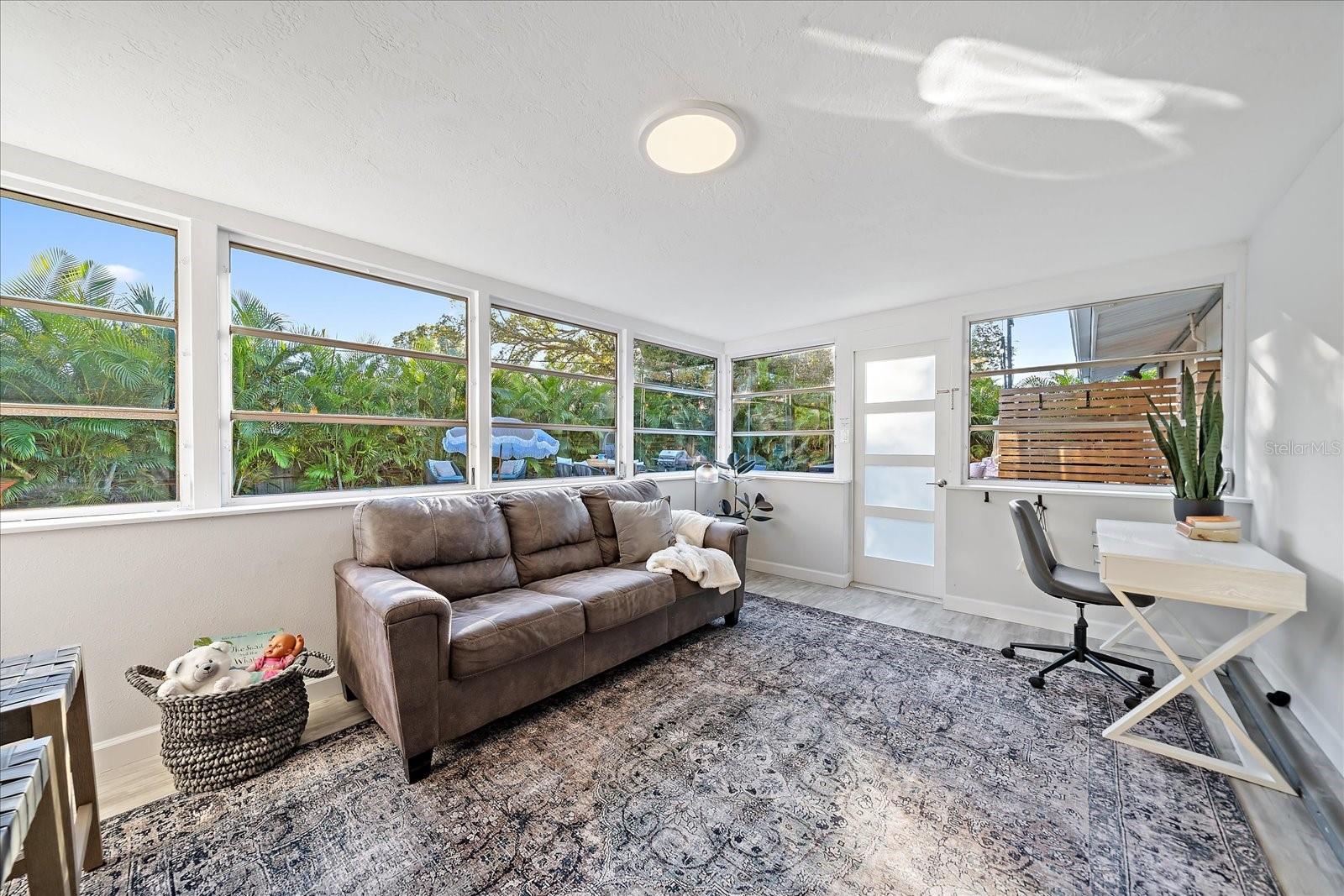 SOUTH GATE - Residential