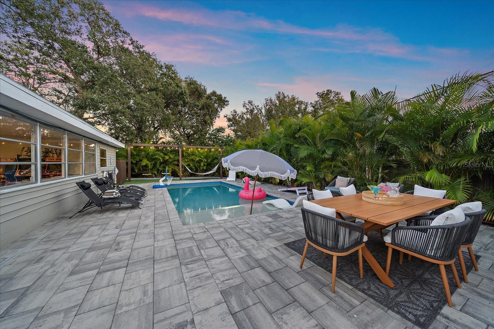 SOUTH GATE - Residential