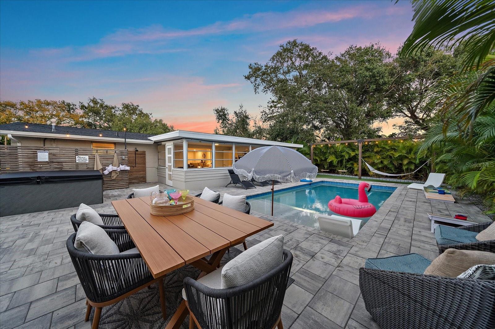 SOUTH GATE - Residential