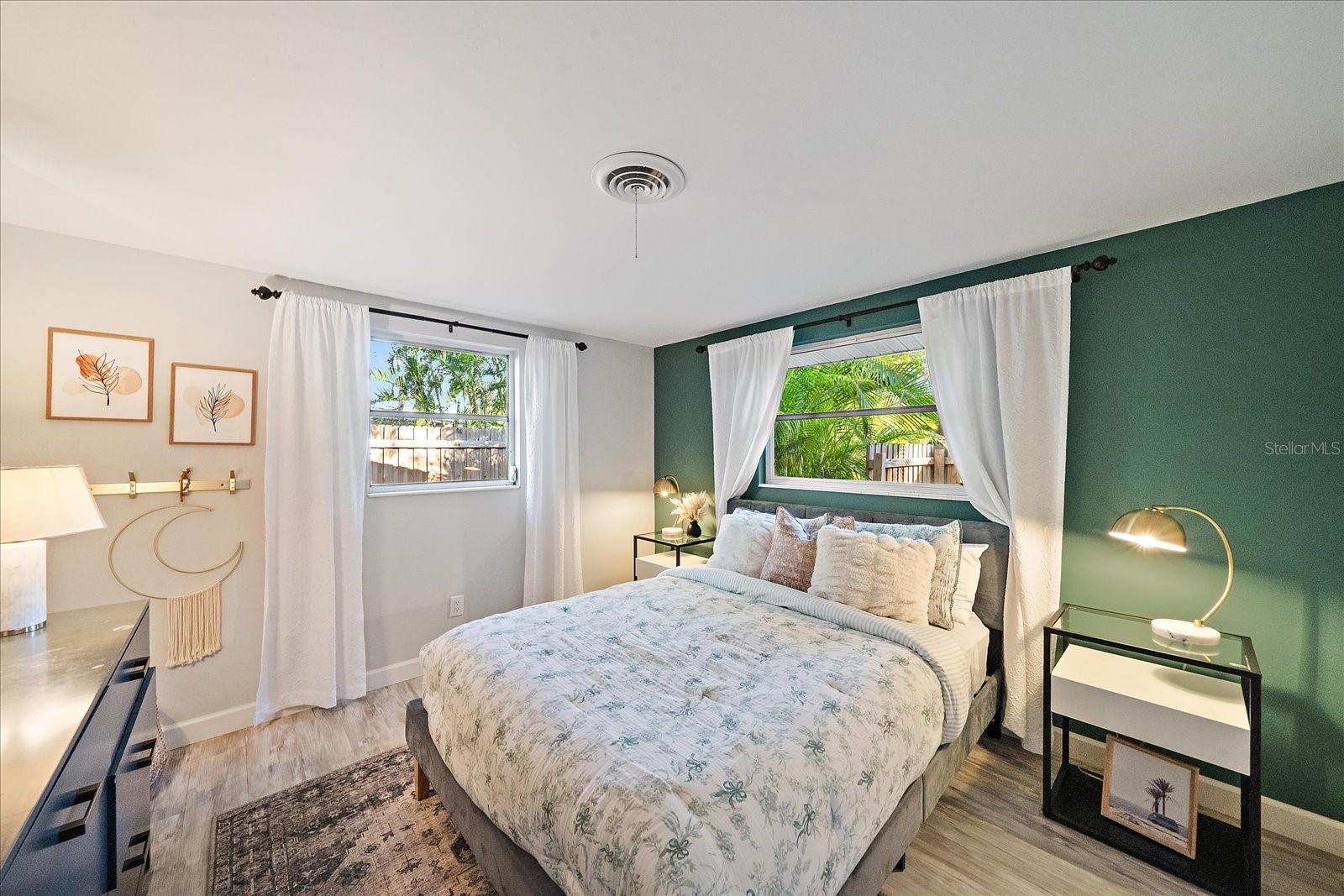 SOUTH GATE - Residential