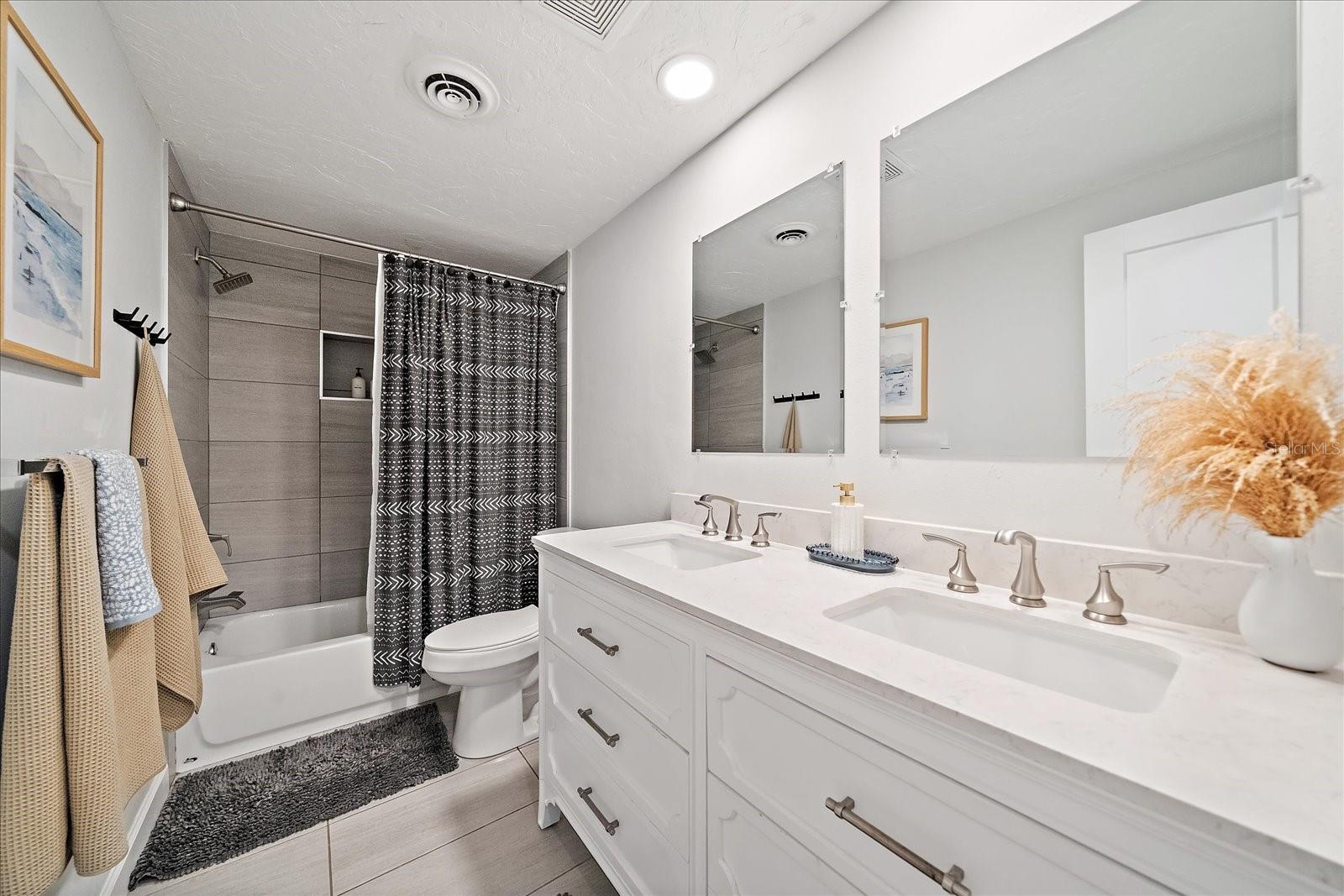 SOUTH GATE - Residential